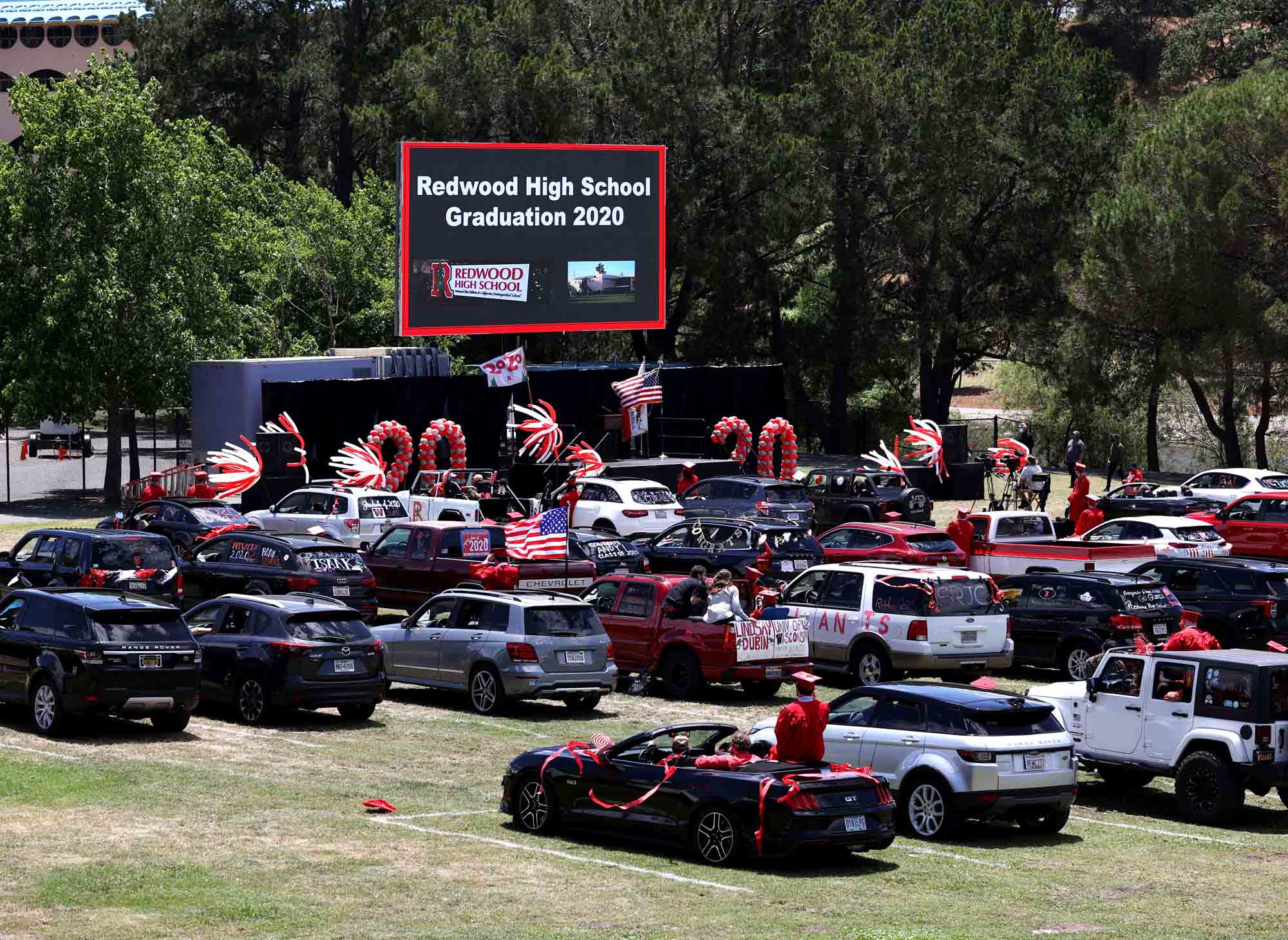 Upacara Kelulusan SMA di Tengah Covid-19