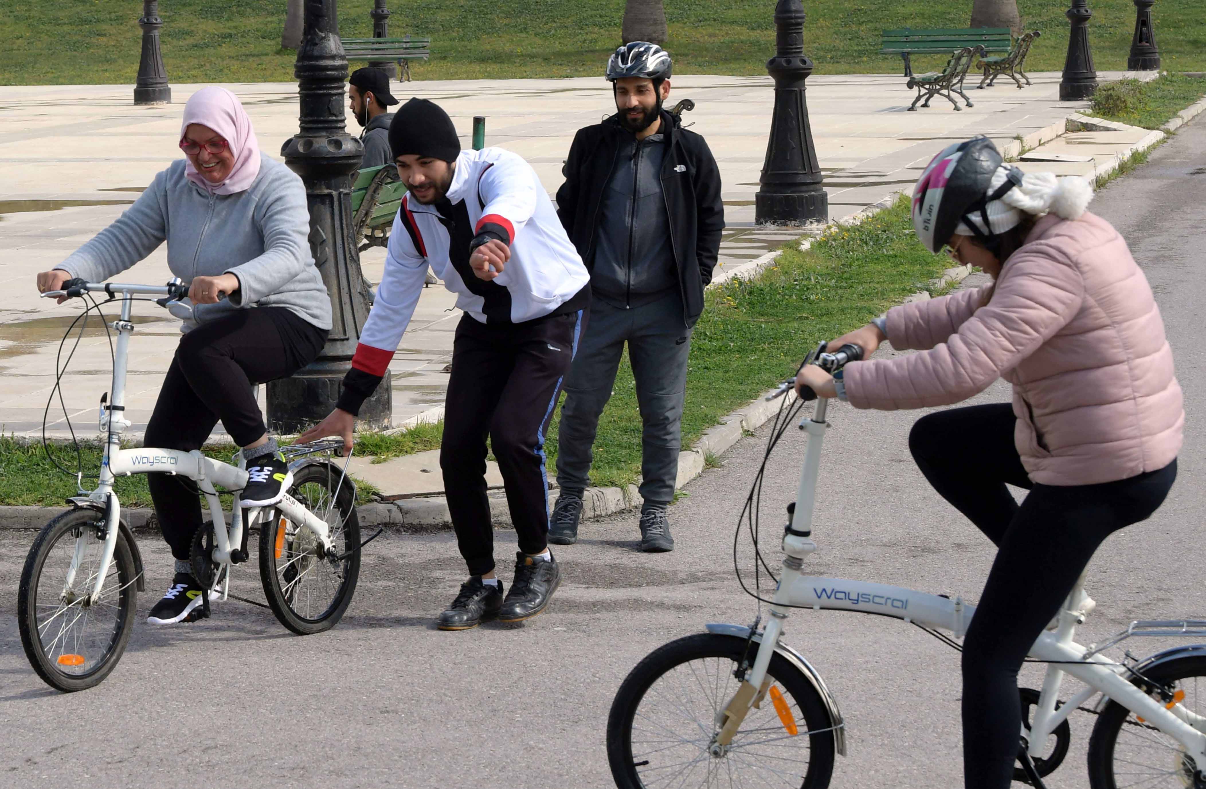 Trend Bersepeda Wanita Tunisia