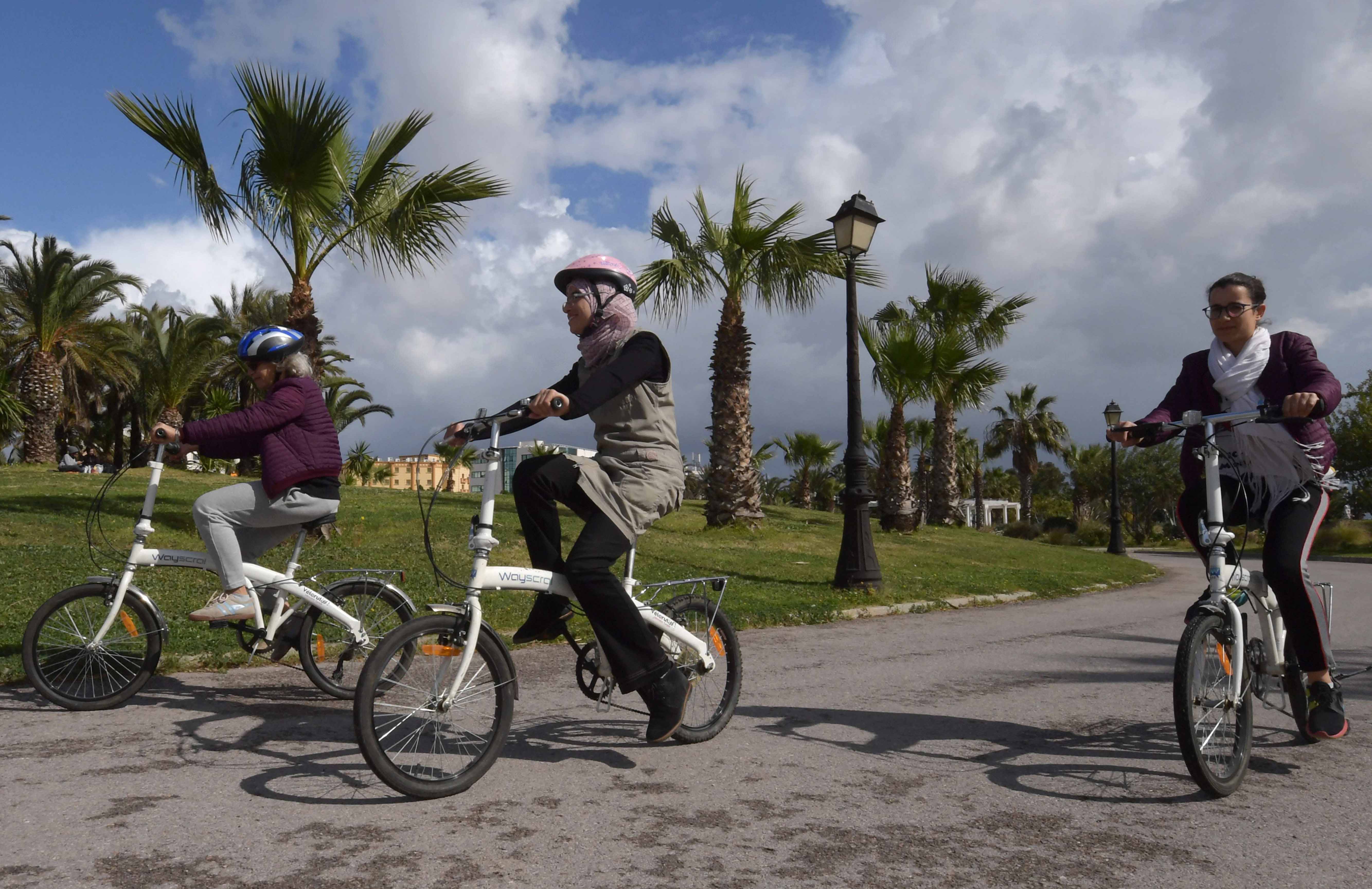Trend Bersepeda Wanita Tunisia