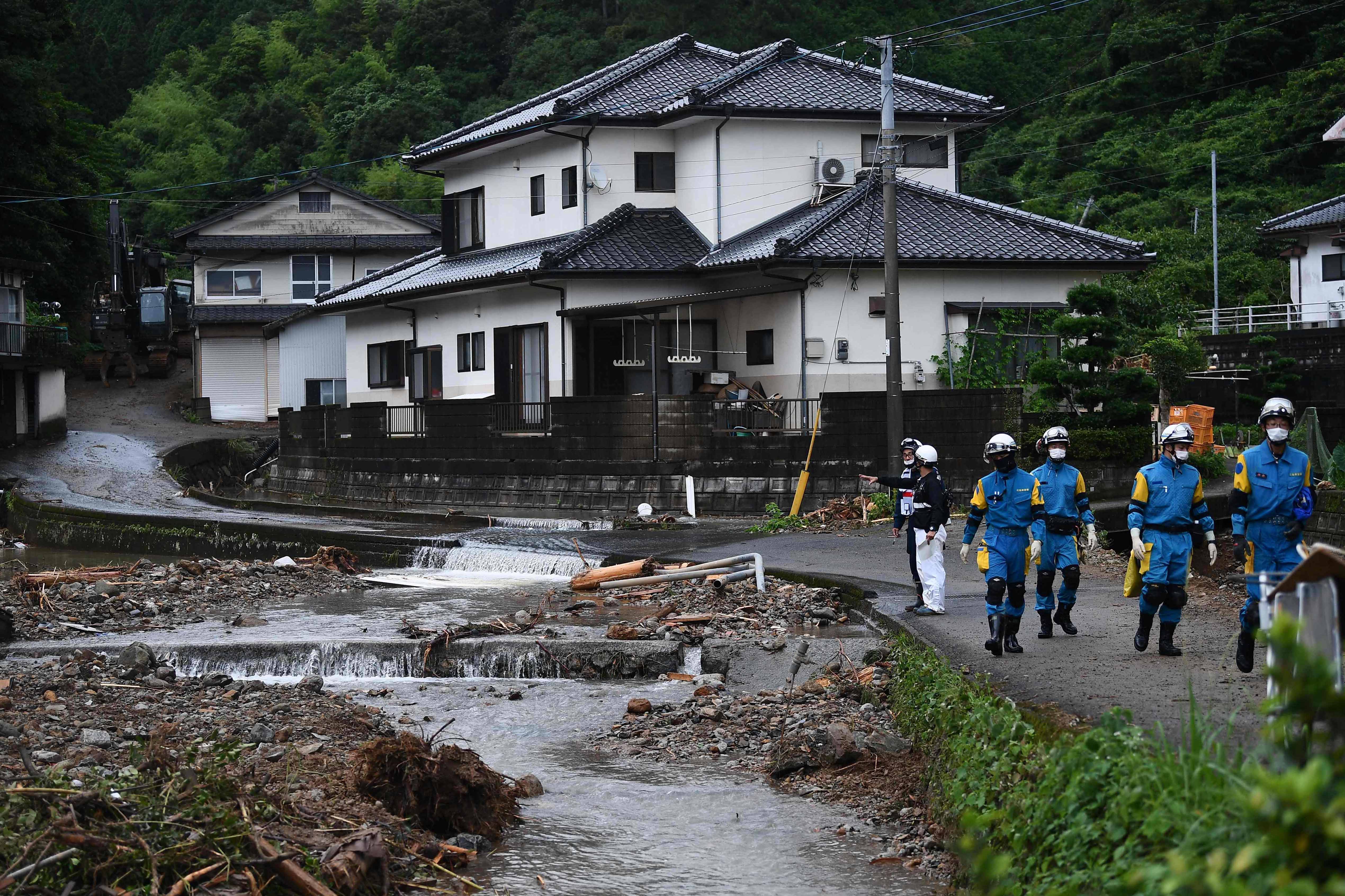 Hujan Deras Hambat Evakuasi Korban Longsor dan Banjir di Jepang