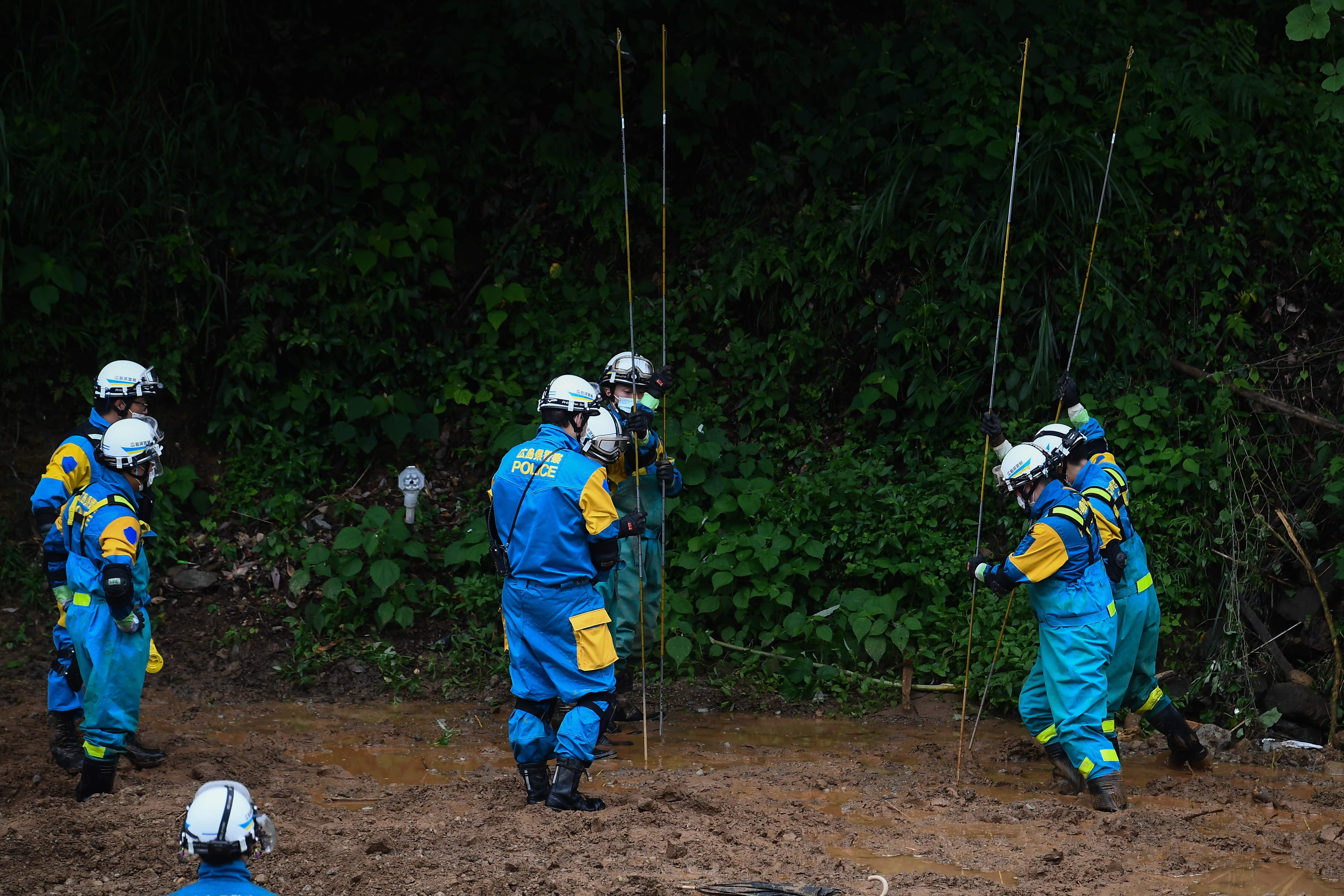 Hujan Deras Hambat Evakuasi Korban Longsor dan Banjir di Jepang