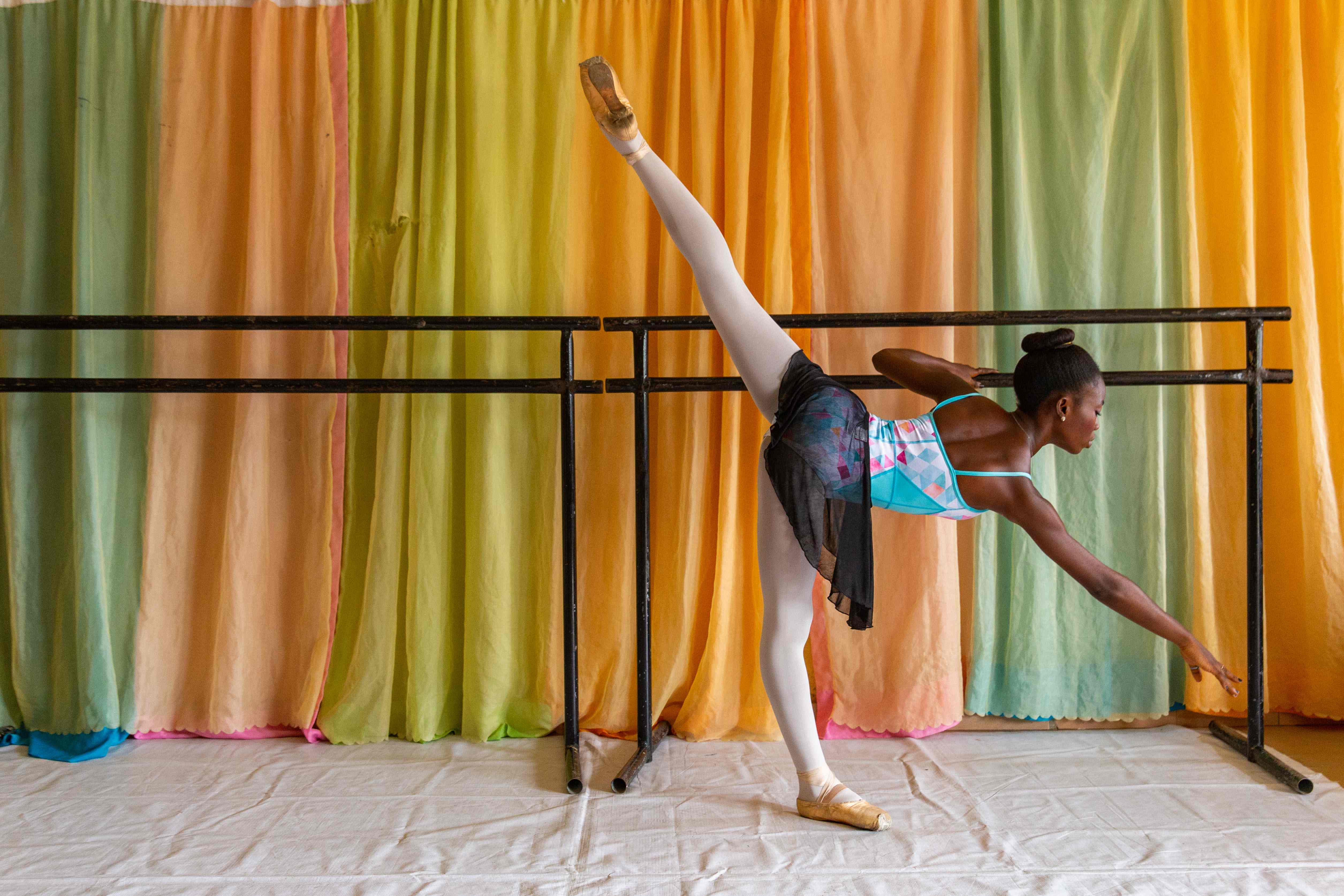 Balet untuk Anak Kurang Mampu di Nigeria