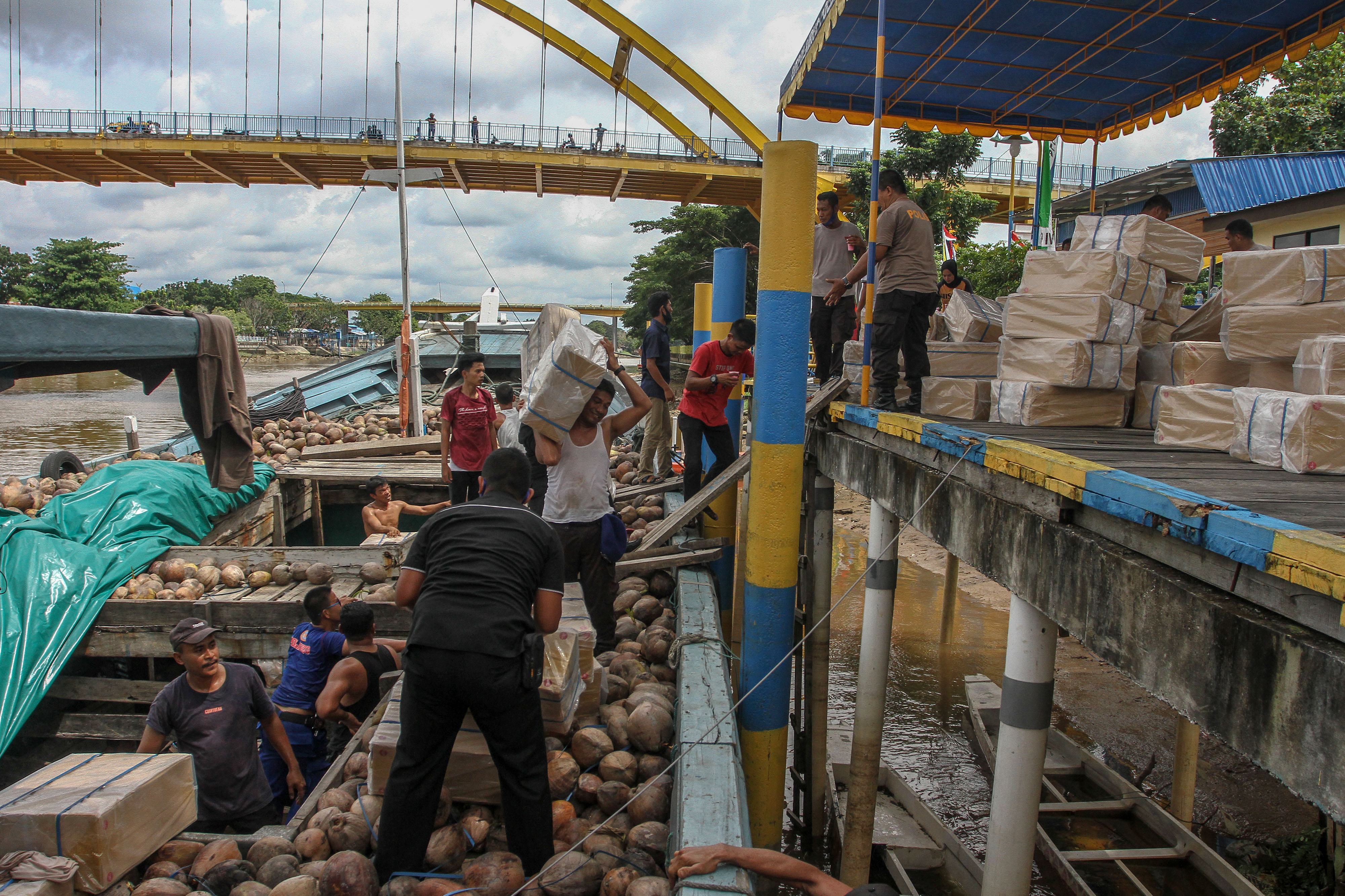 Penyelundupan Rokok Ilegal