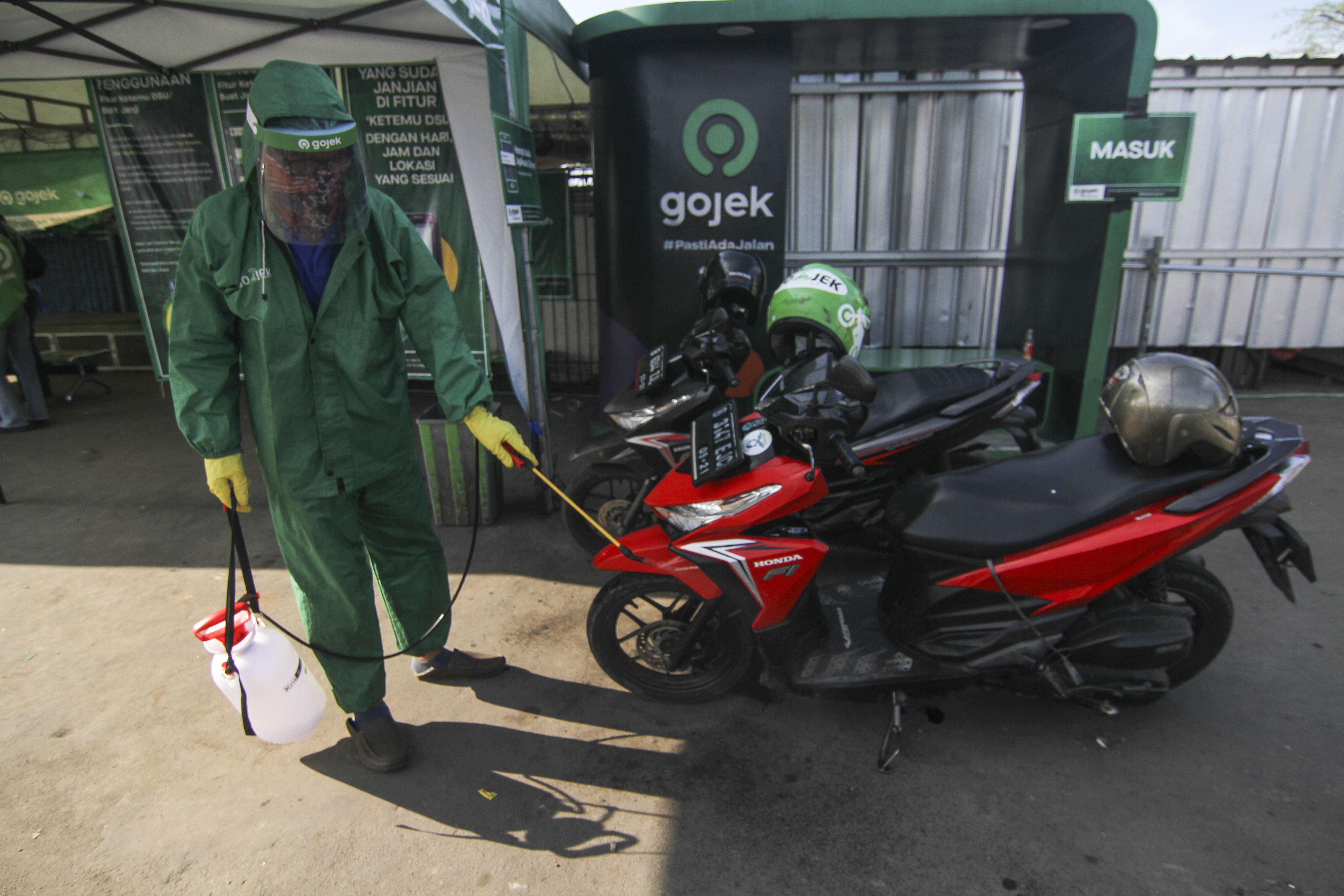 Ojek Online Kembali Bawa Penumpang