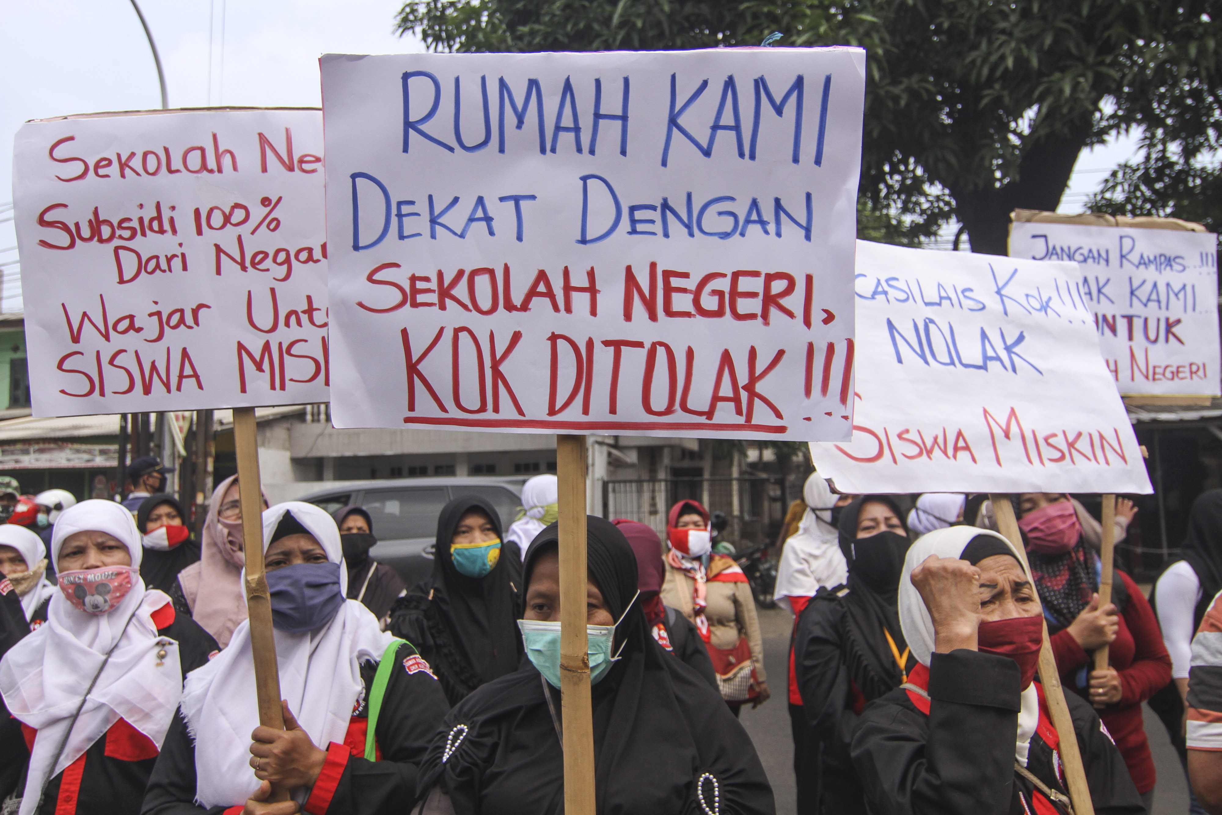 Aksi Penolakan Siswa Miskin