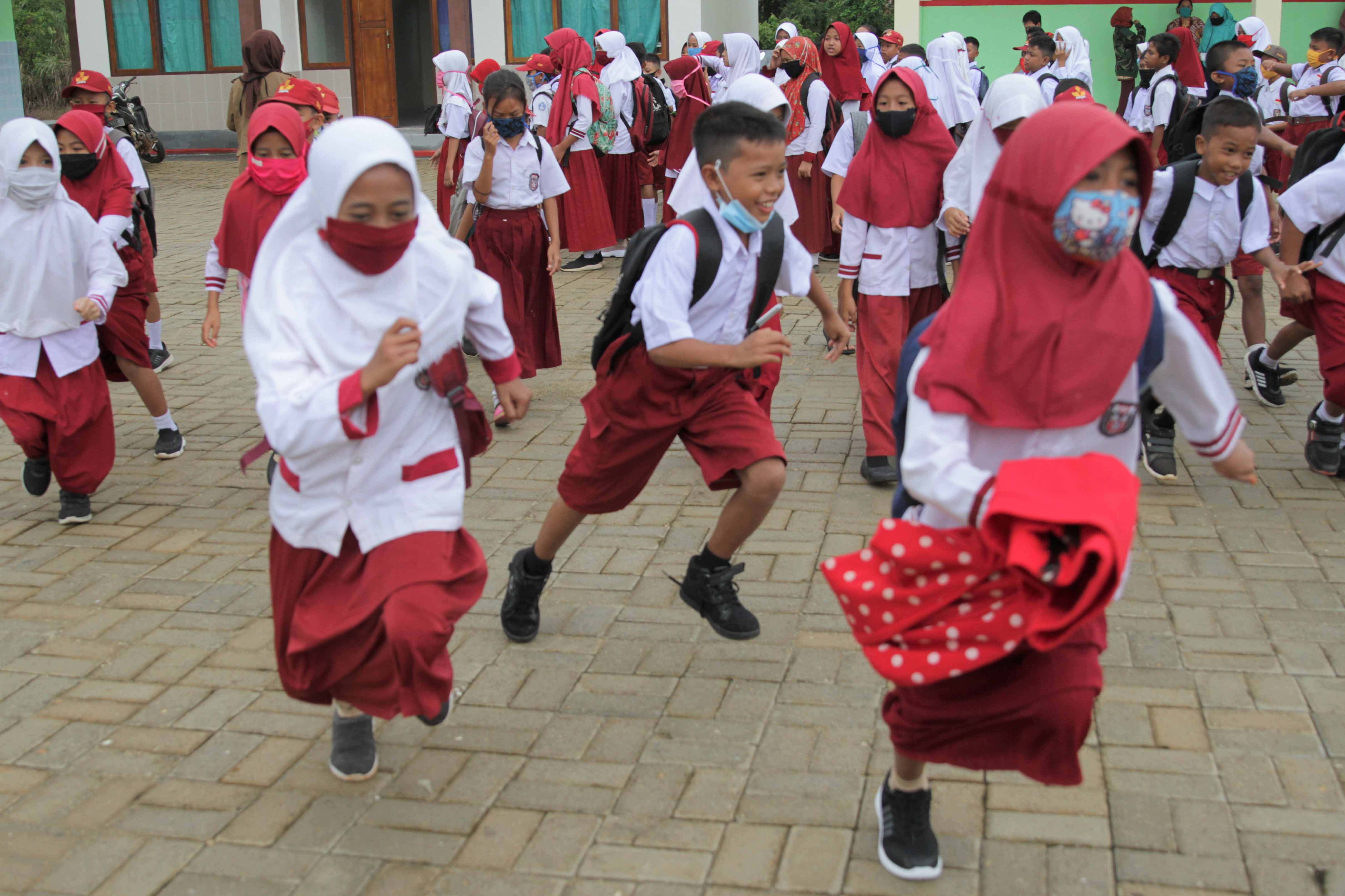 Terbatas Telekomunikasi, Siswa Belajar Tatap Muka Begilir 