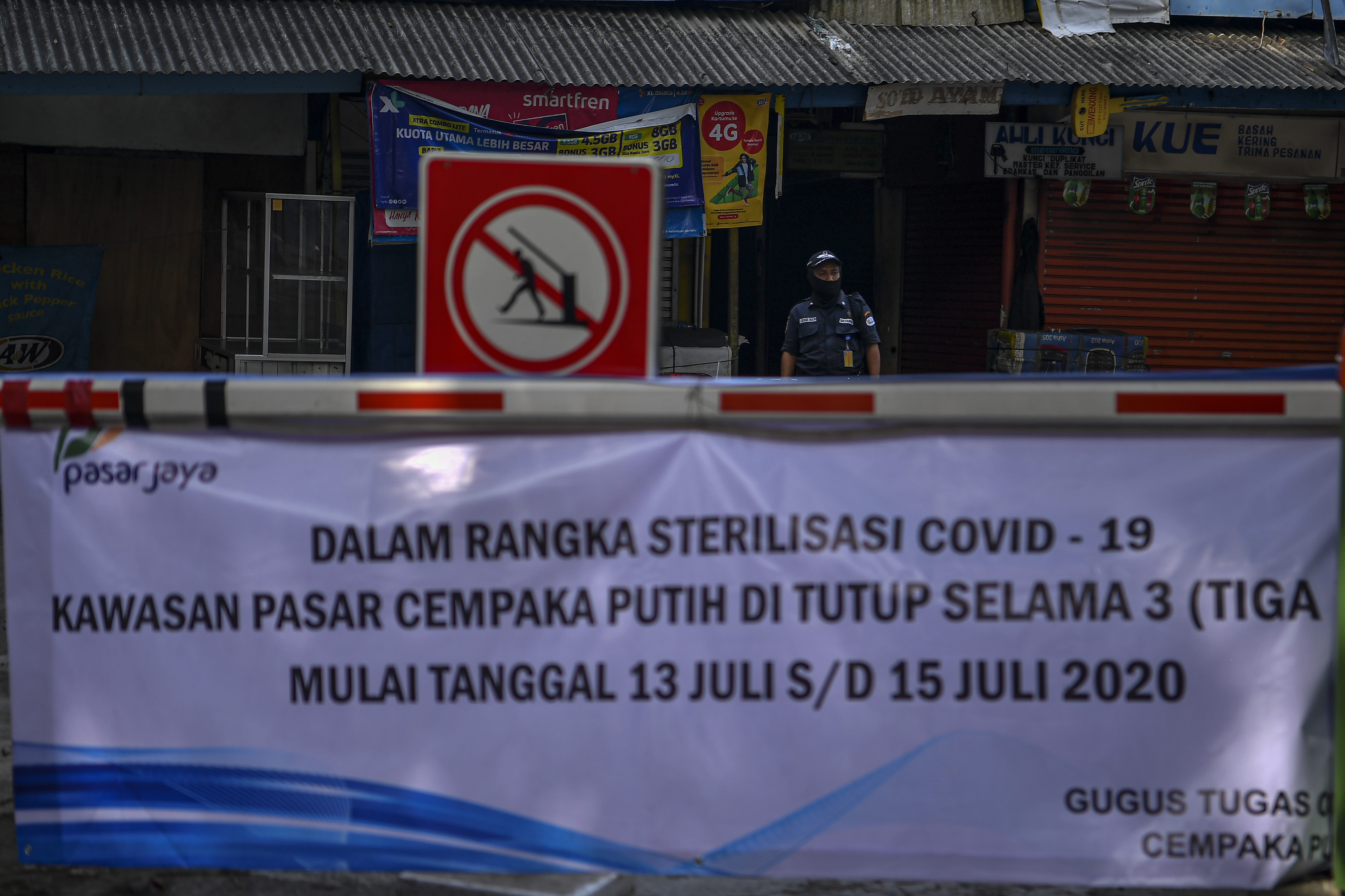 Pasar Cempaka Putih Tutup Sementara