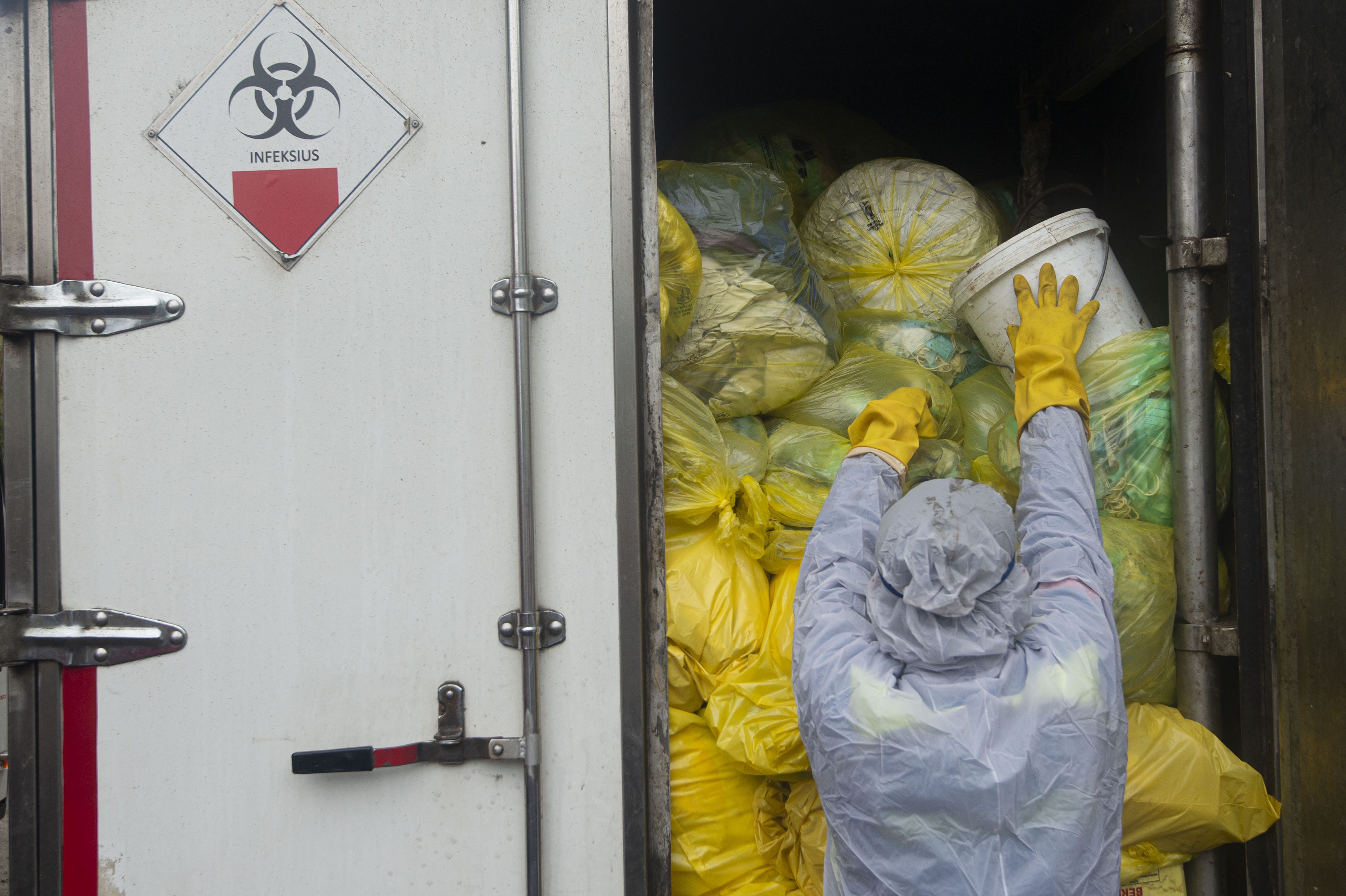Pengelolaan Limbah Masker dari Masyarakat