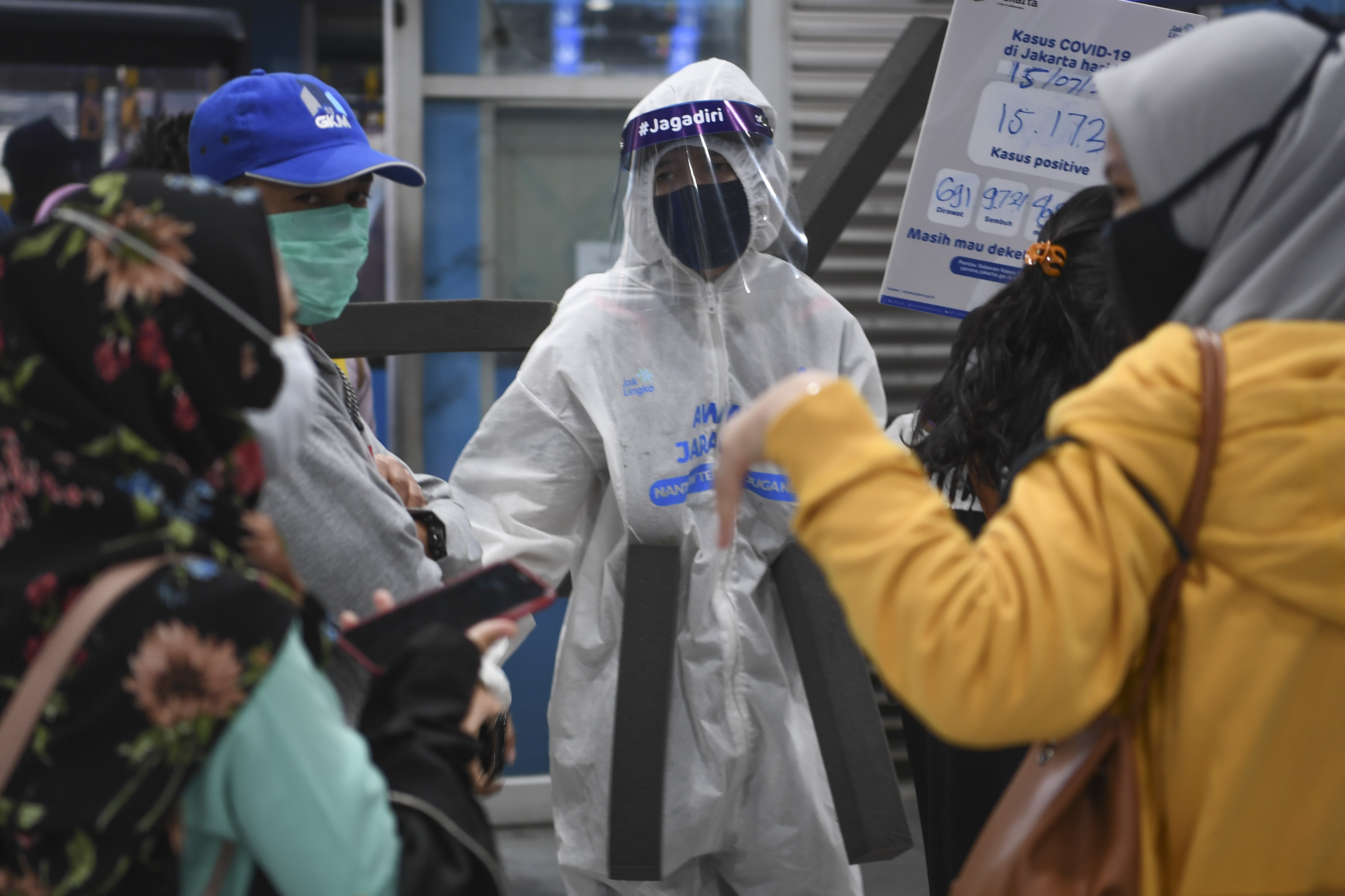 Sosialisasi Protokol Kesehatan Penumpang Transjakarta