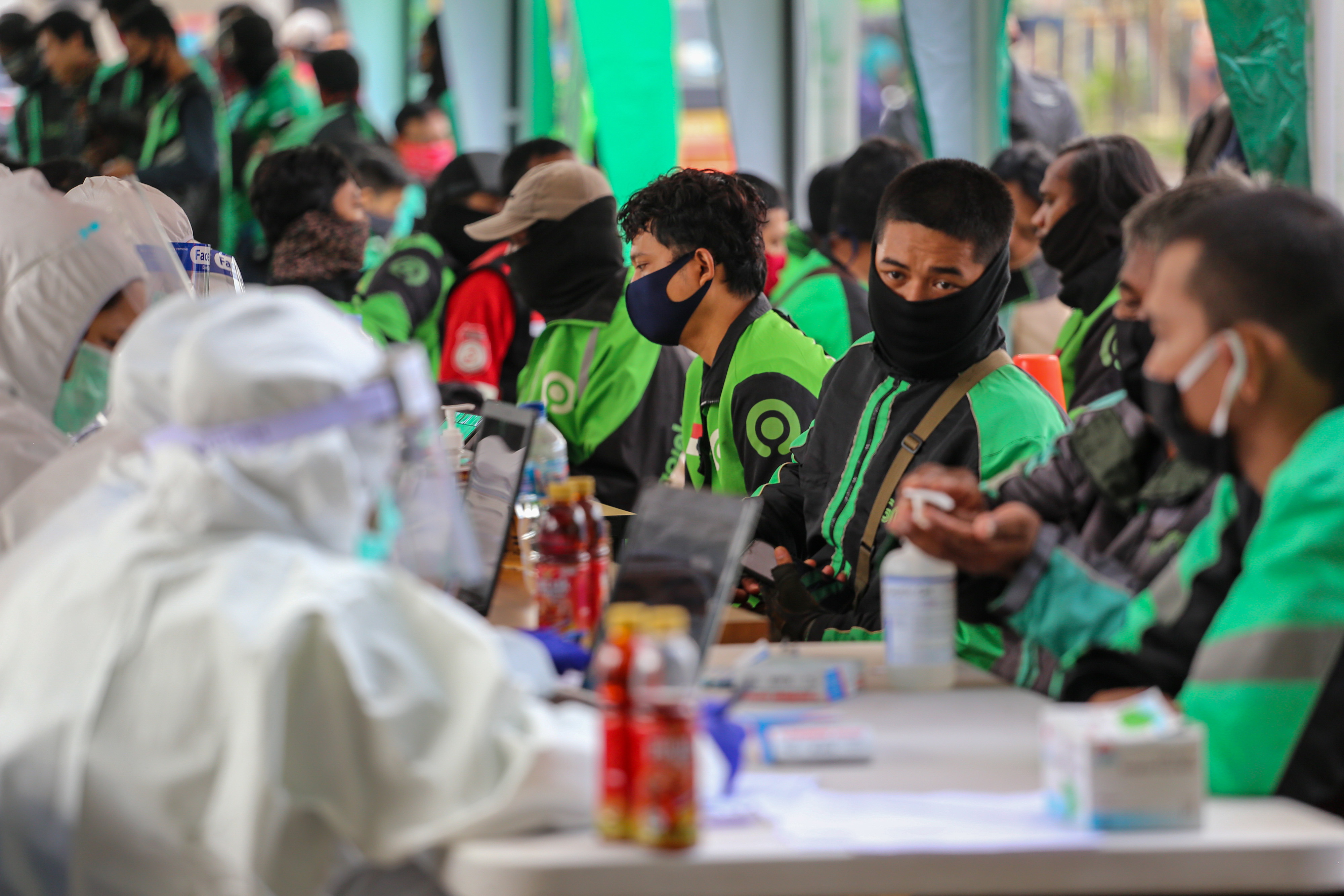 Swab Test Jelang Operasional Ojek Daring