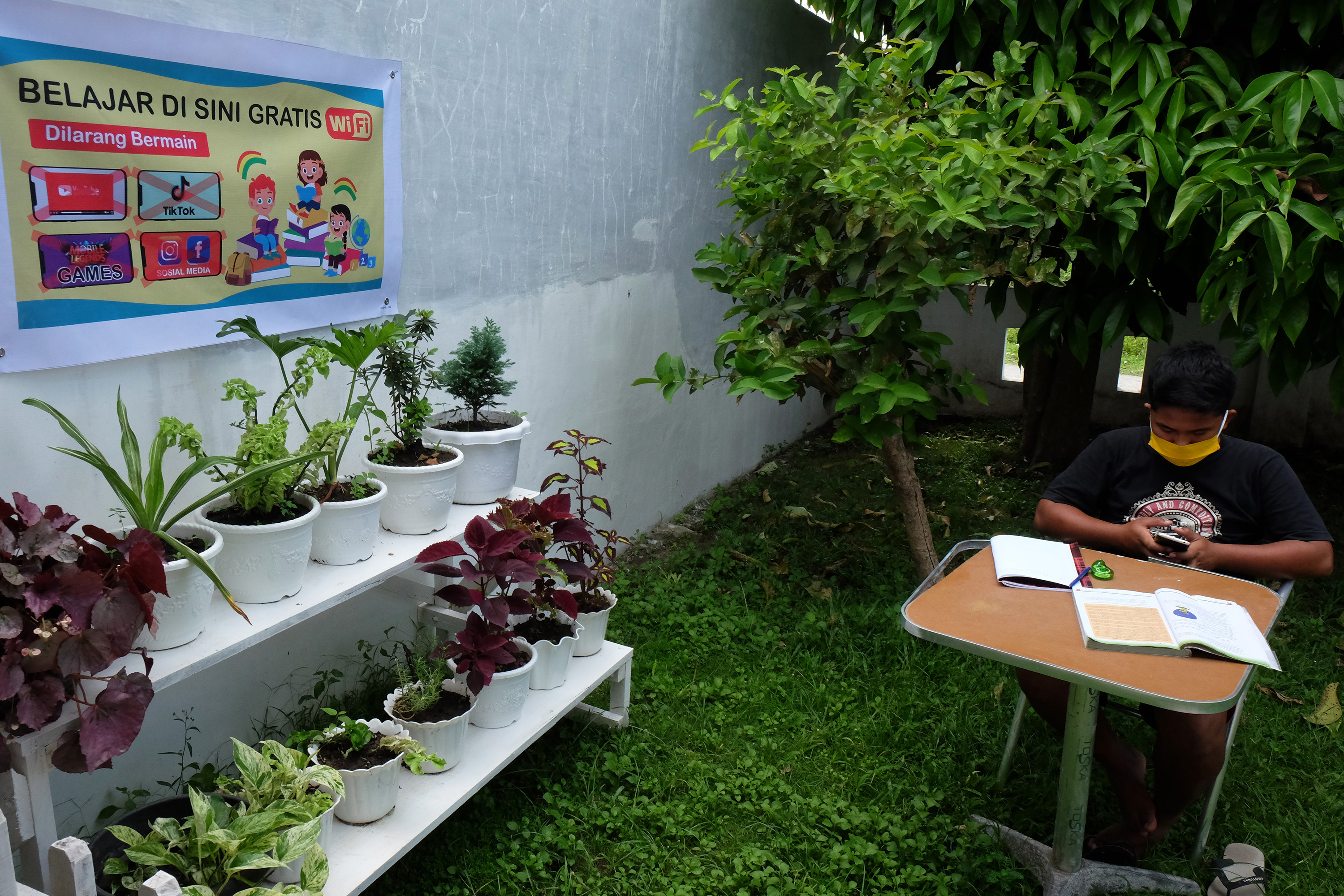 Jaringan Internet Gratis Untuk Siswa Belajar