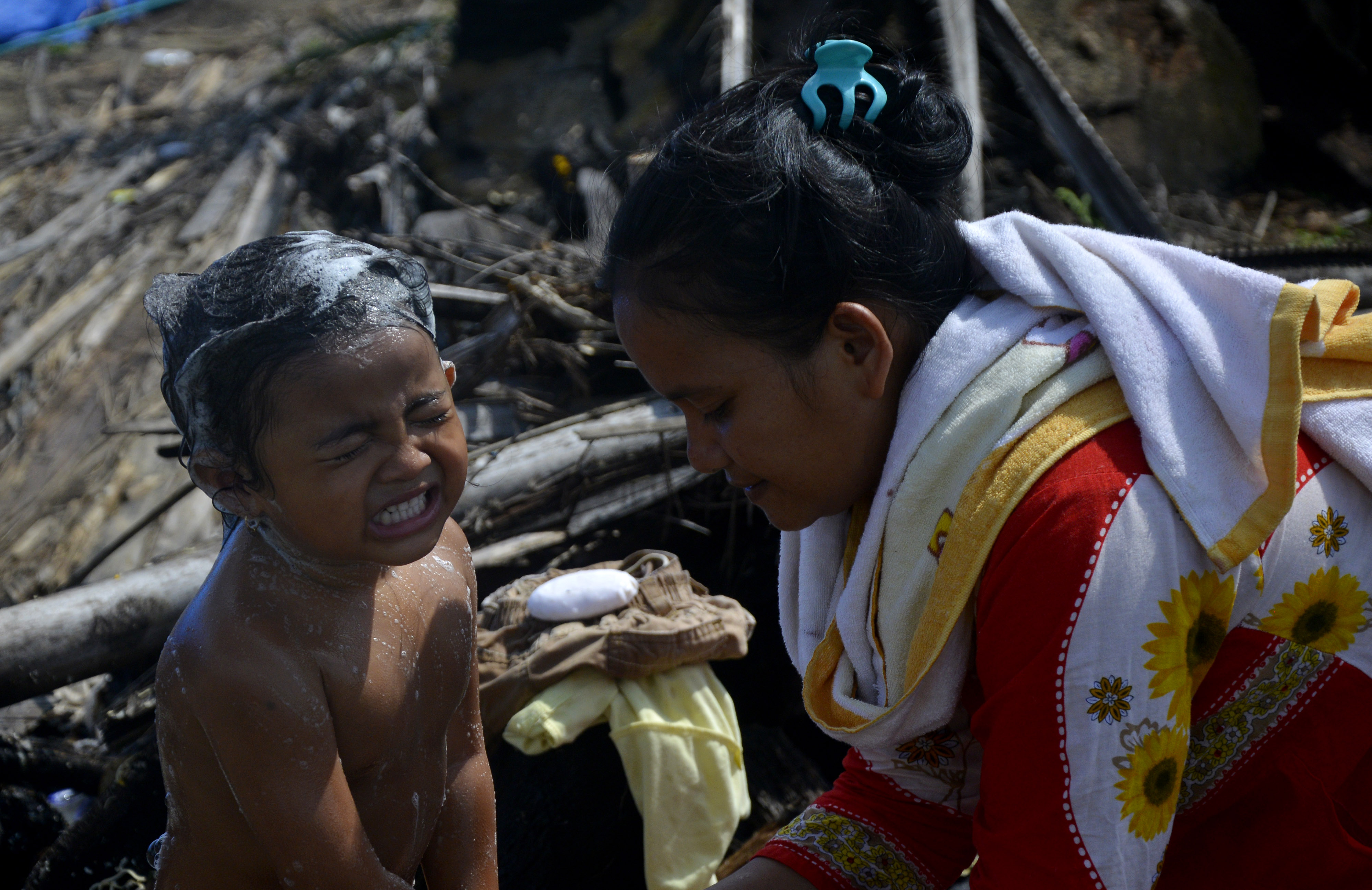 Pengungsi Korban Banjir Bandang di Luwu Utara