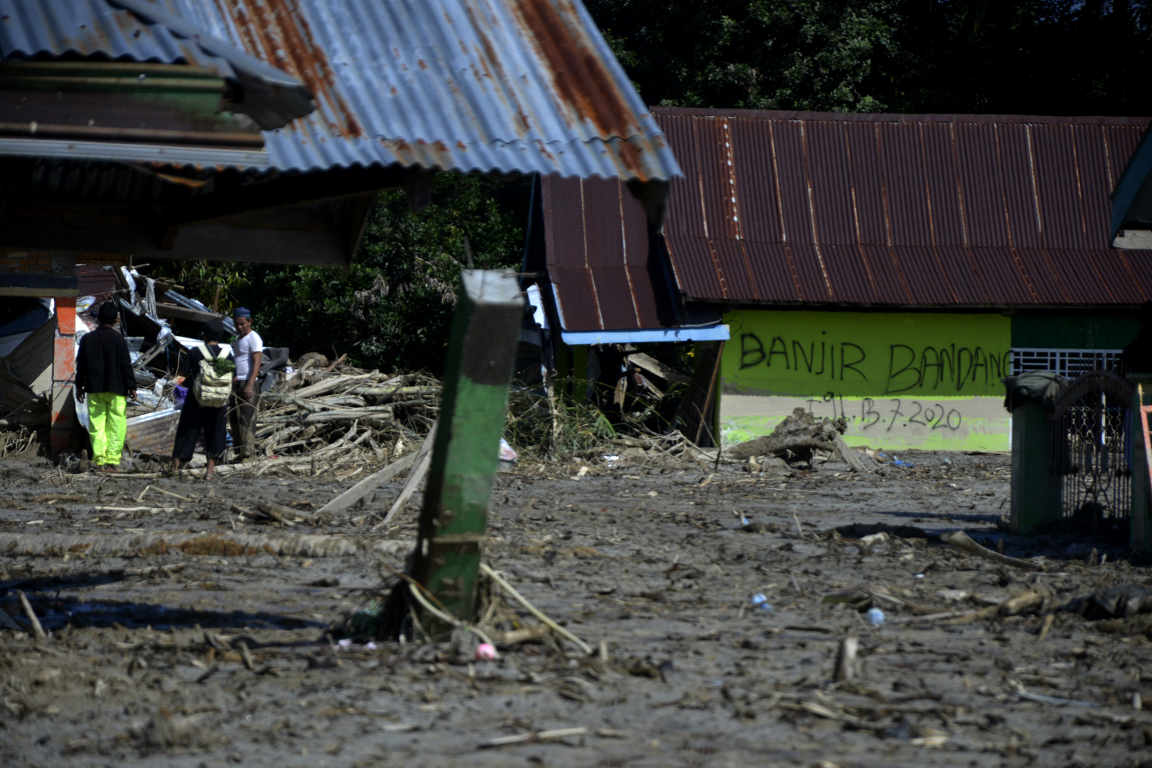Kerusakan Fasilitas Umum Pasca Banjir Bandang