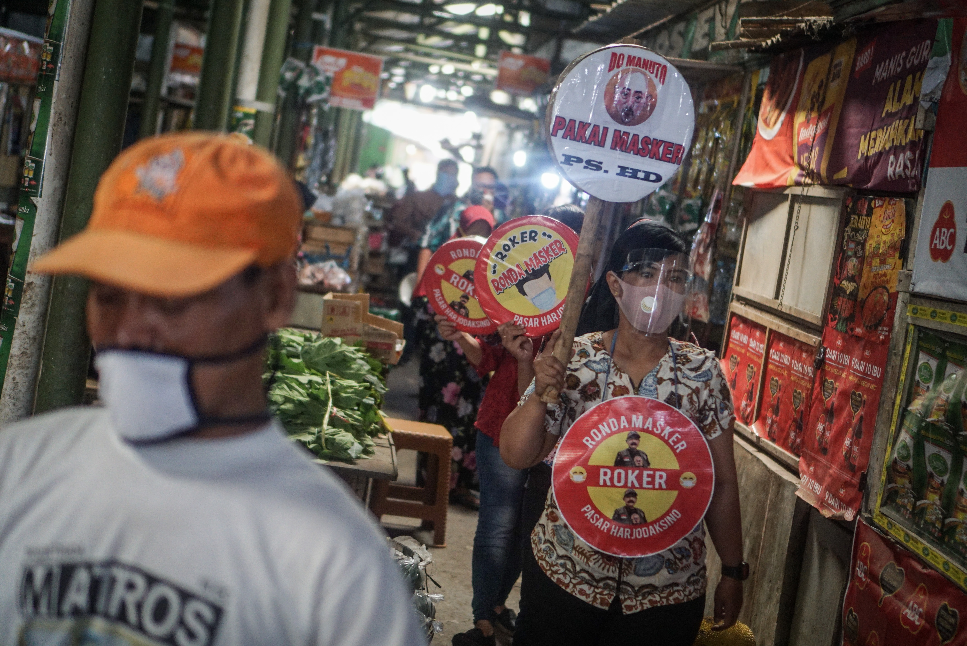 Ronda Masker di Pasar Tradisional