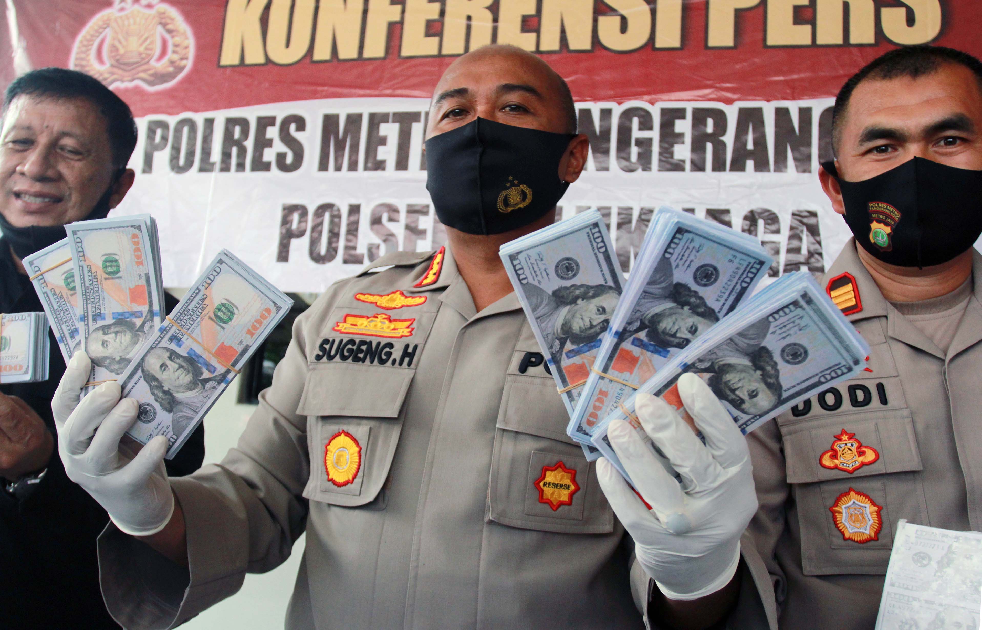 Dollar AS Palsu Siap Edar