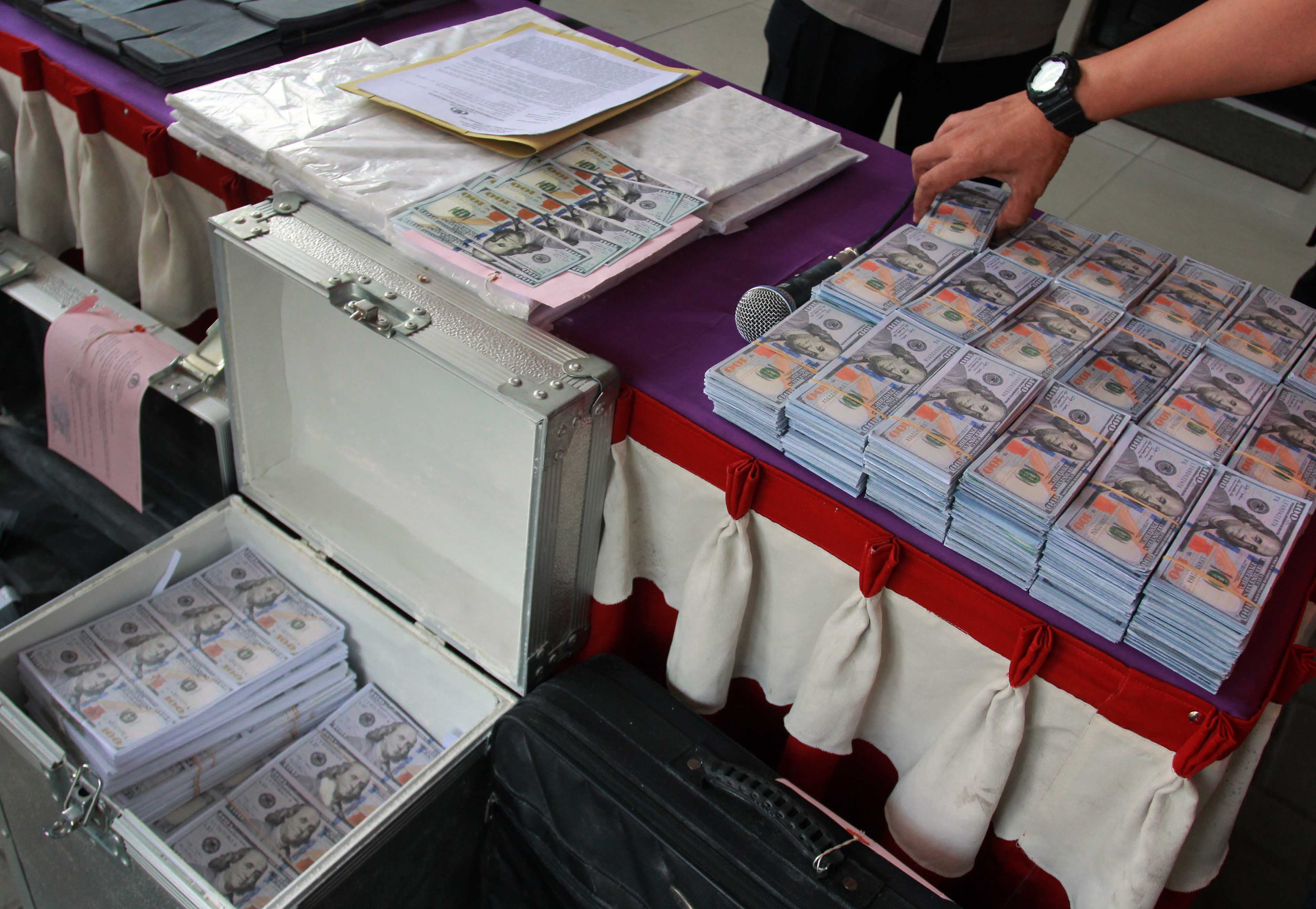 Dollar AS Palsu Siap Edar