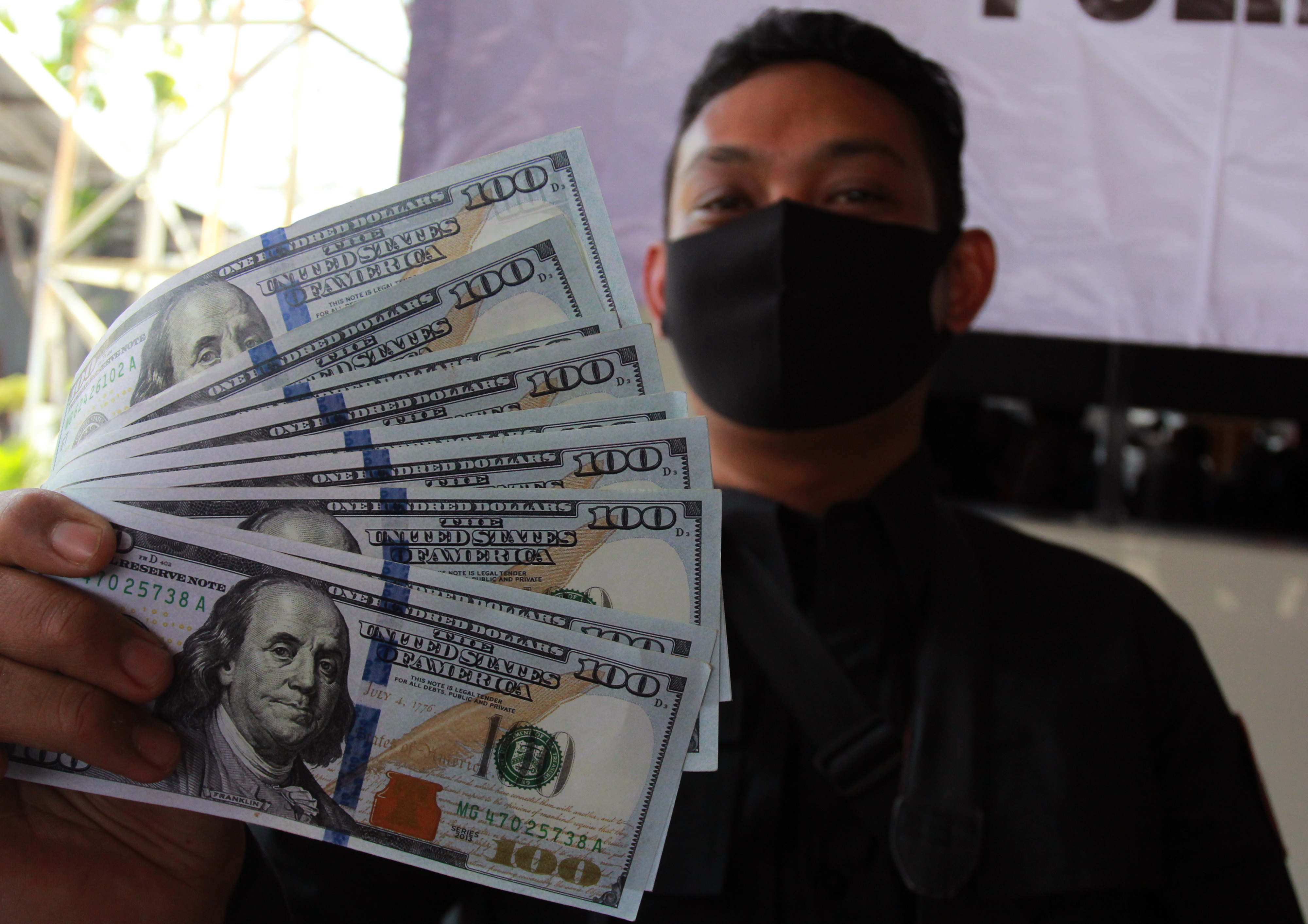 Dollar AS Palsu Siap Edar