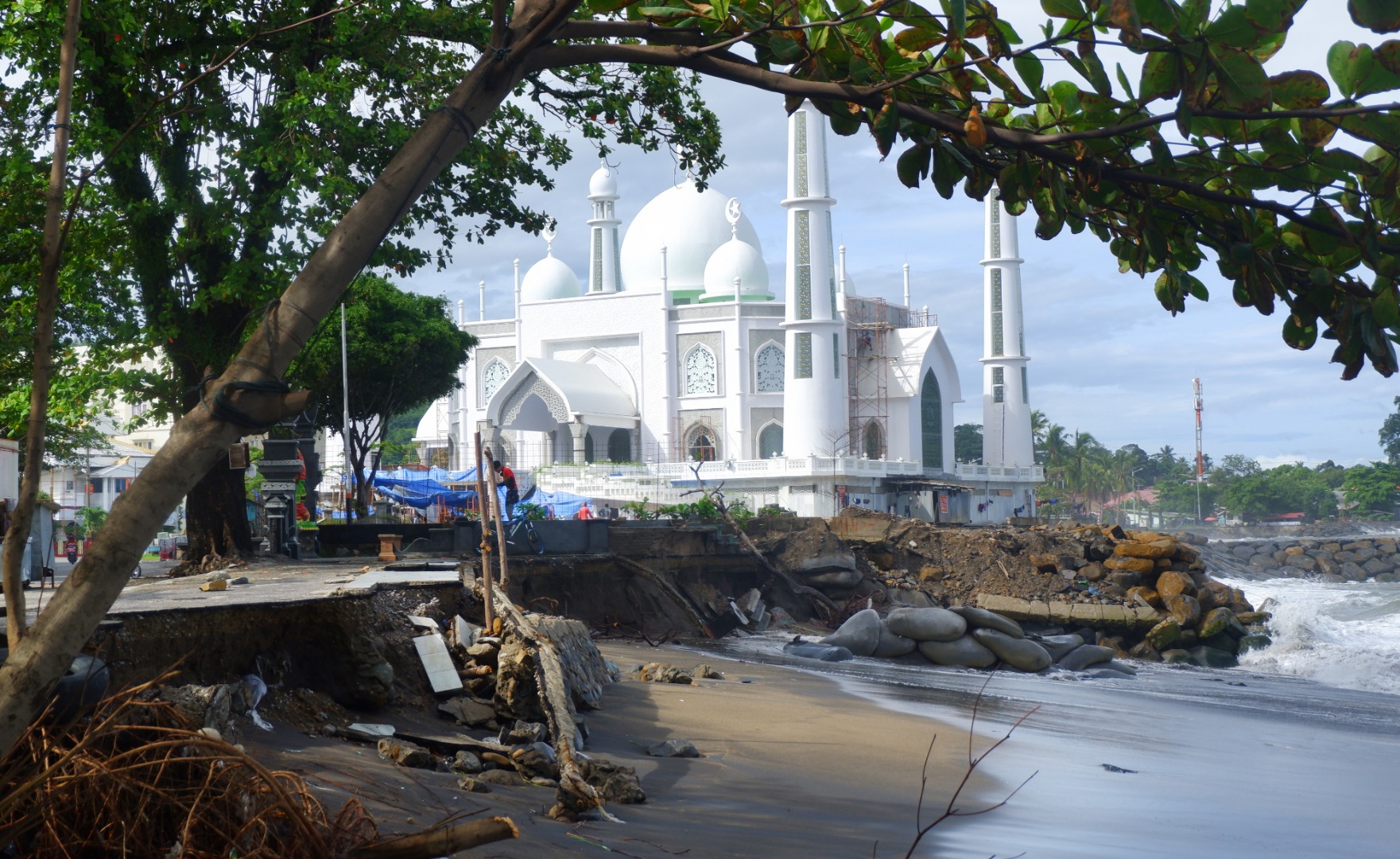 Abrasi Pedestrian Pantai Padang