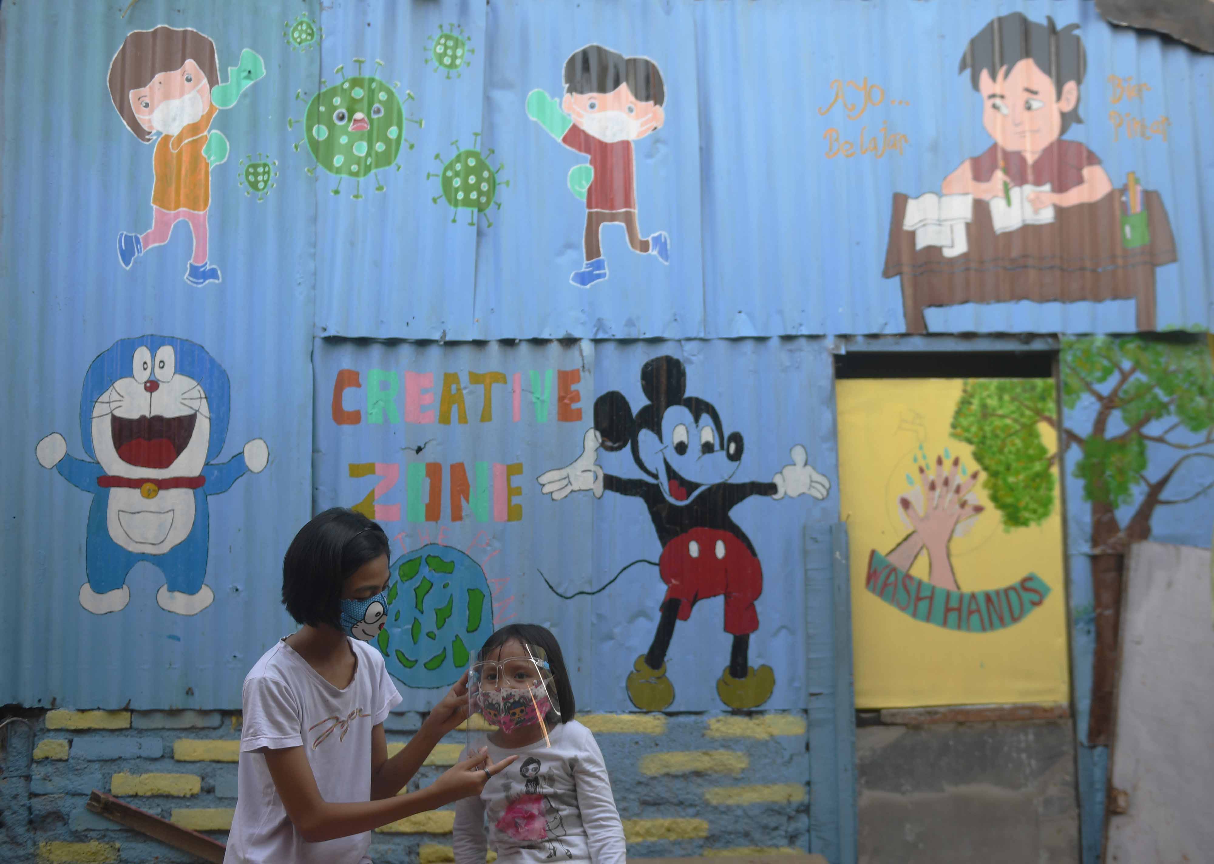 Kasus Covid-19 di Indonesia Tembus 100 Ribu