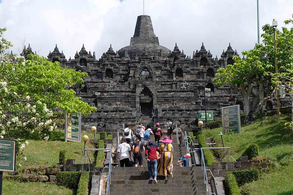 Zona I Candi Borobudur Dibuka Untuk Umum