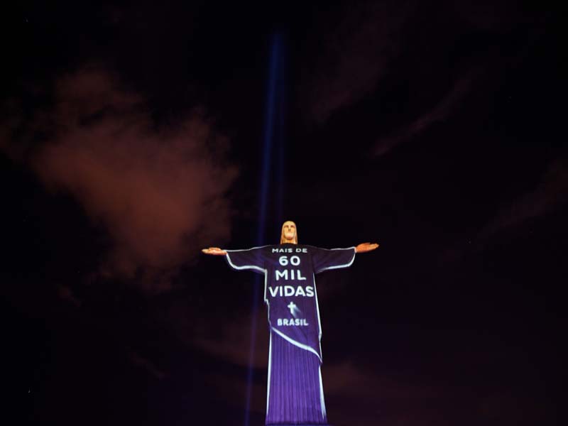 Penghormatan Kepada Korban Covid-19 di Brazil