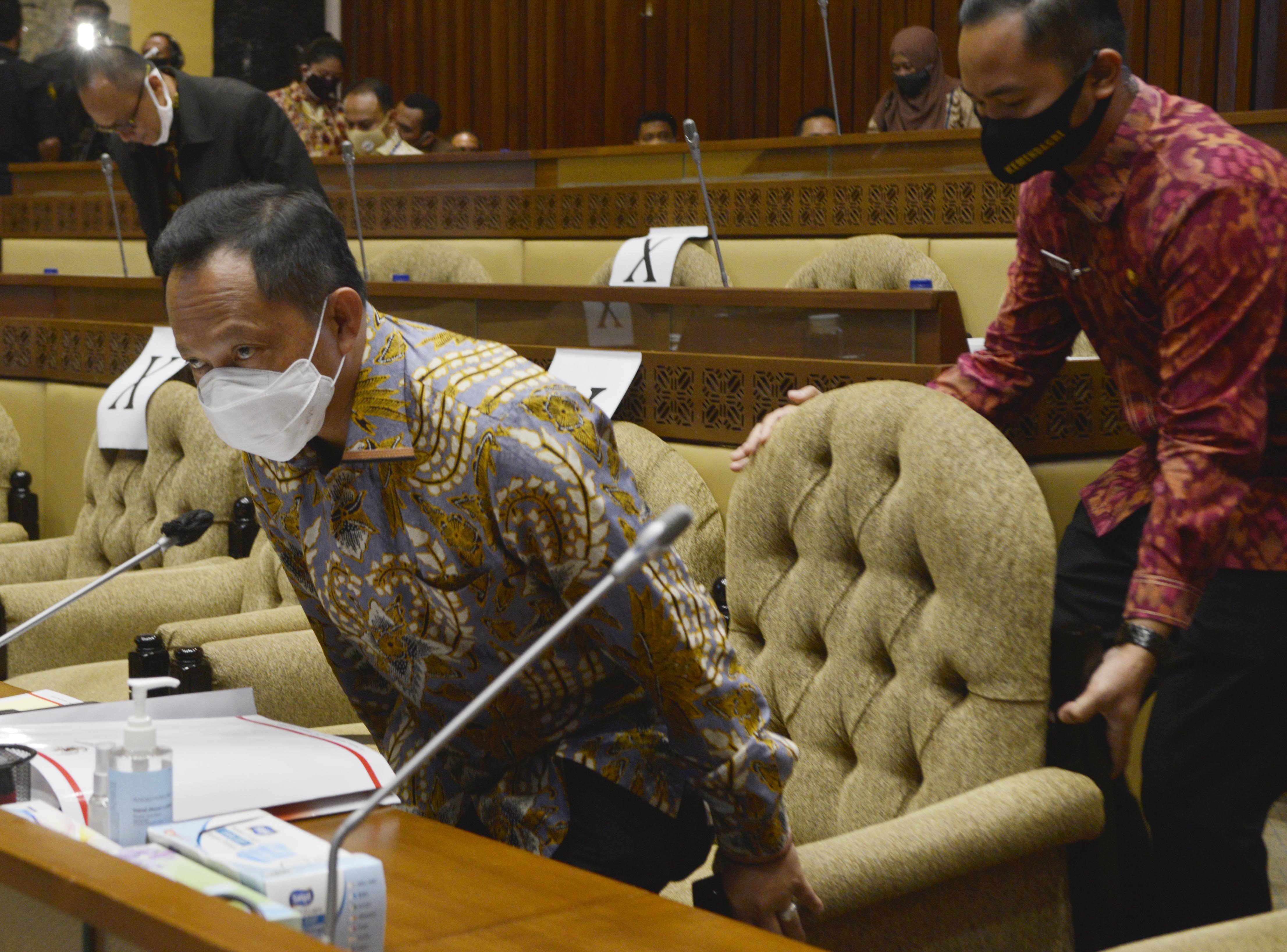 Raker Komisi II dan Kemendagri