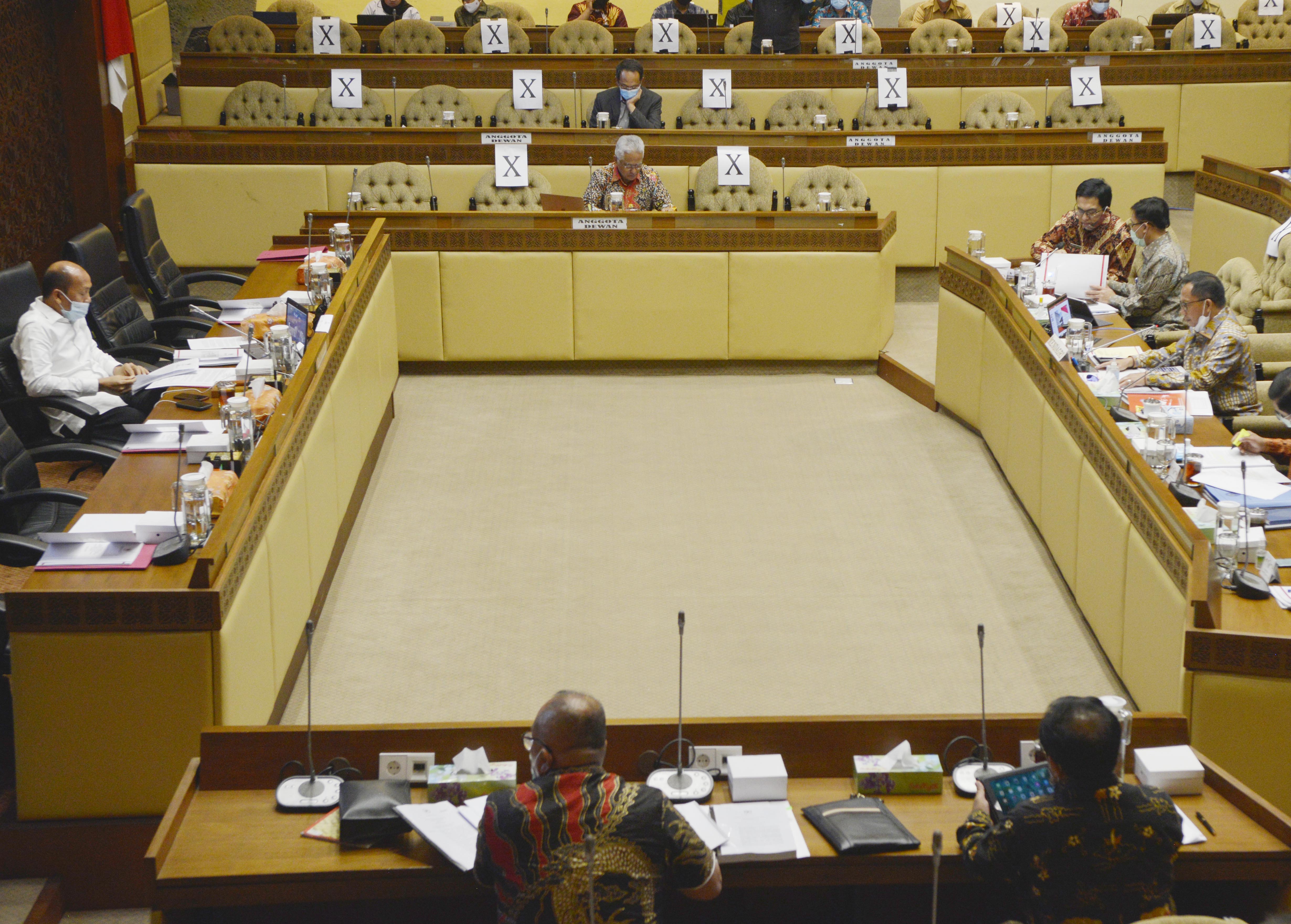 Raker Komisi II dan Kemendagri