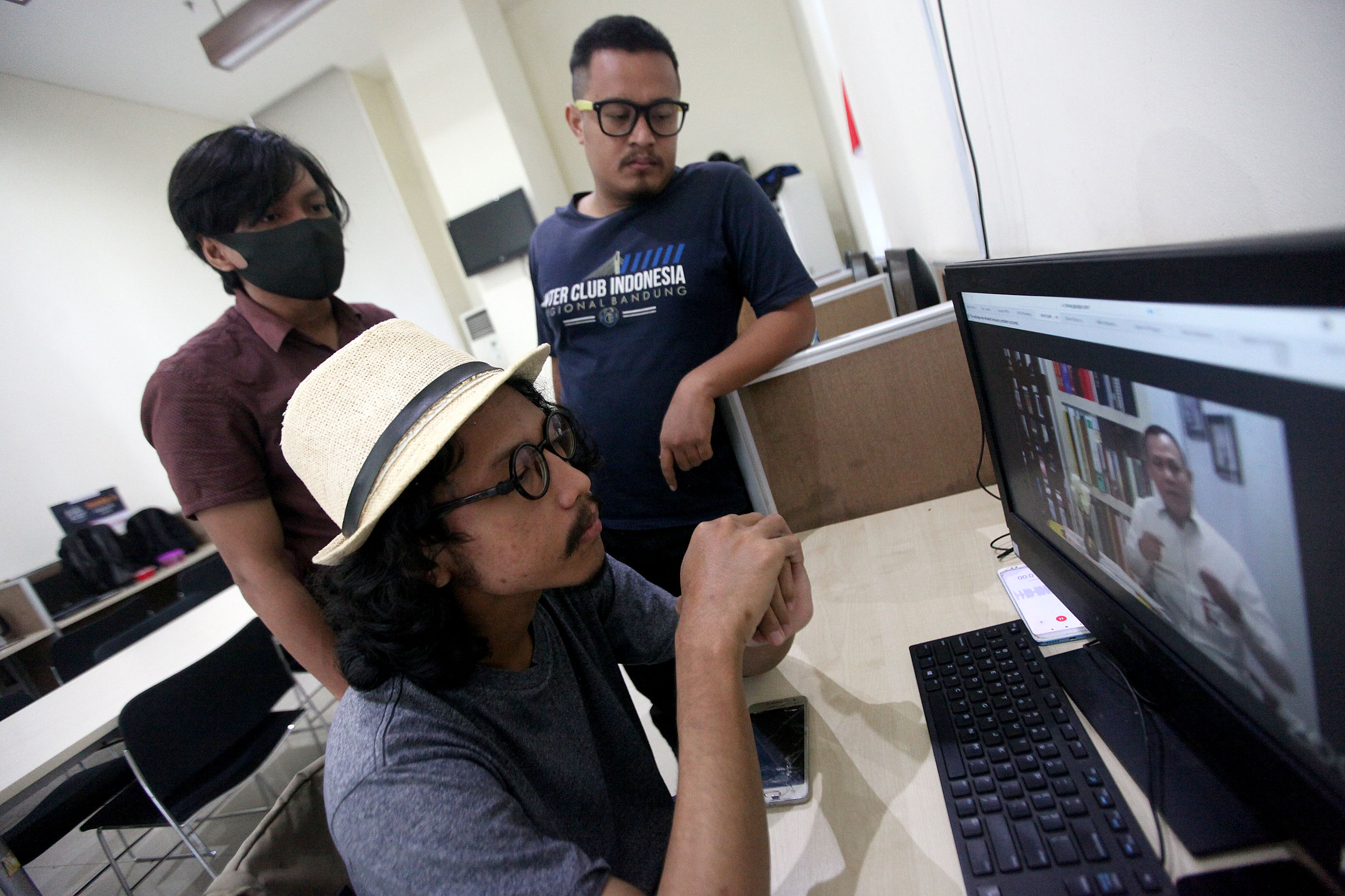 Diskusi Korupsi  Bansos