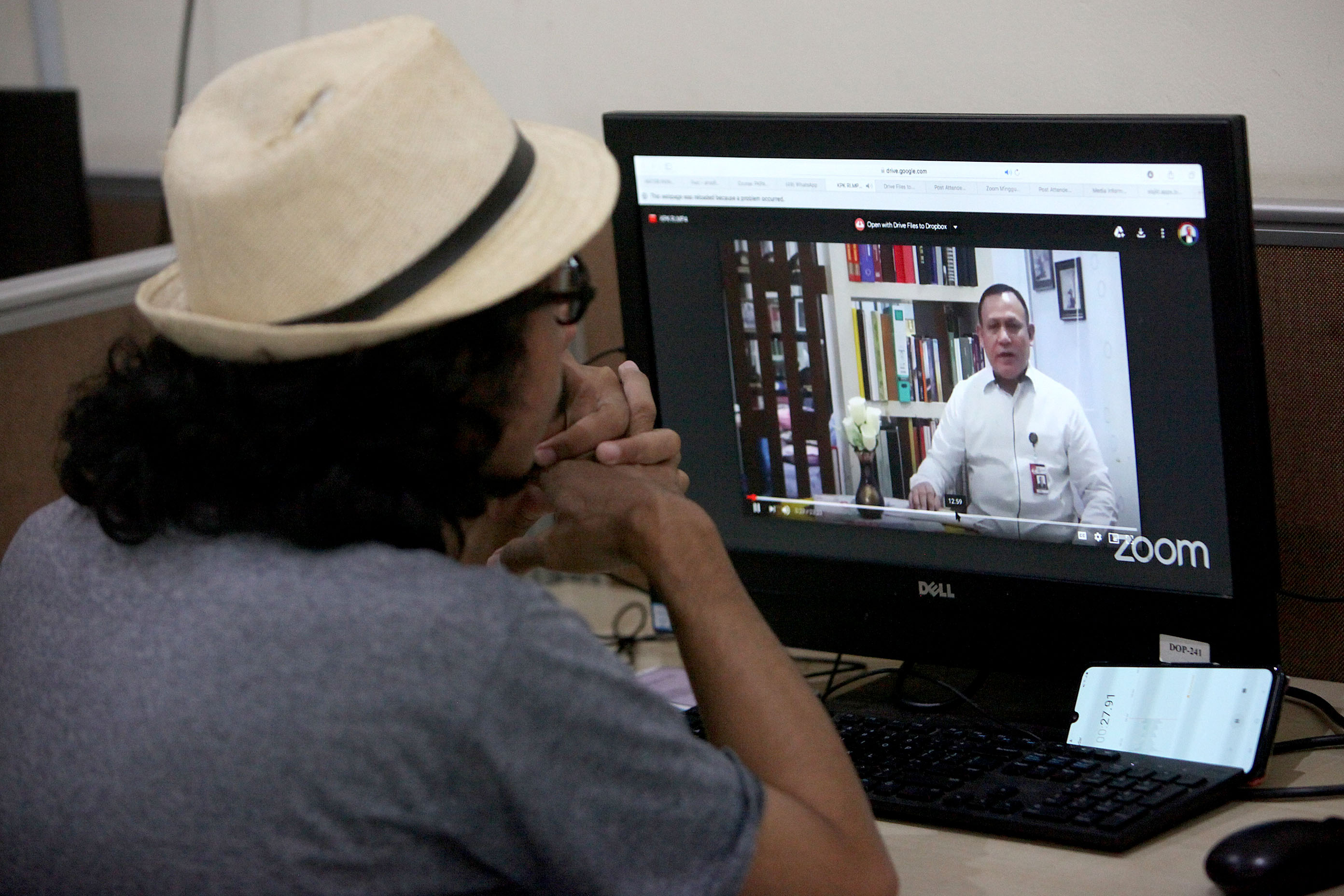 Diskusi Korupsi  Bansos