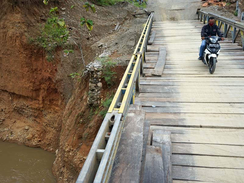 Perbaikan Jembatan Bolu Bulondu
