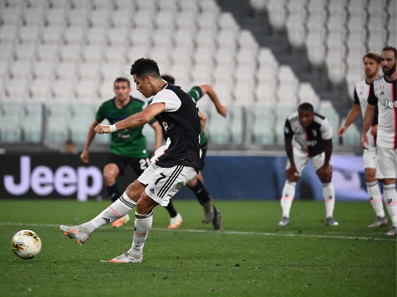 Dua Penalti Ronaldo Selamatkan Juventus