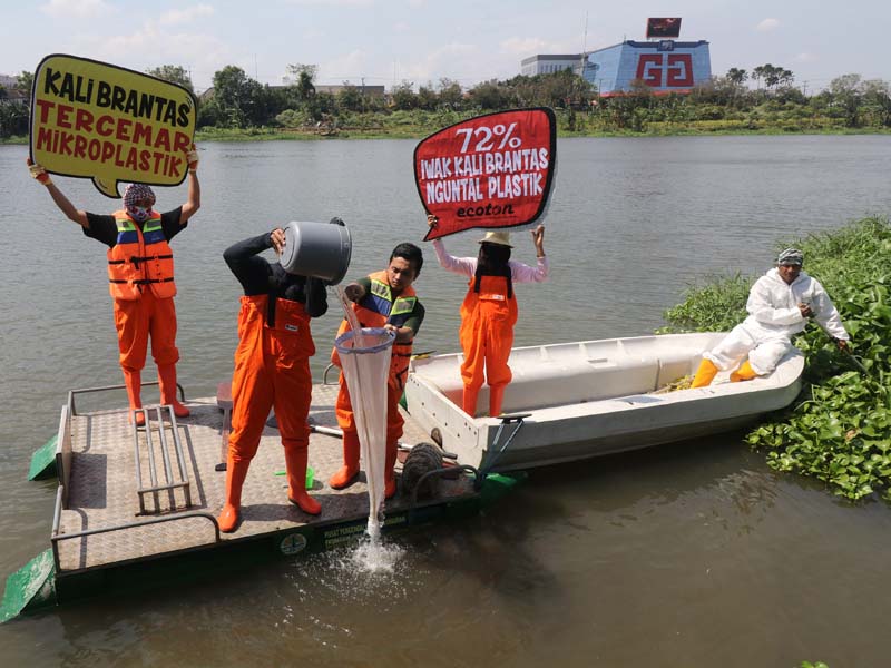 Sungai Brantas Tercemar Mikroplastik