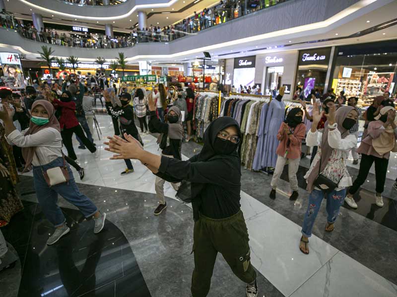 Flash Mob Promosi Pariwisata Era Normal Baru