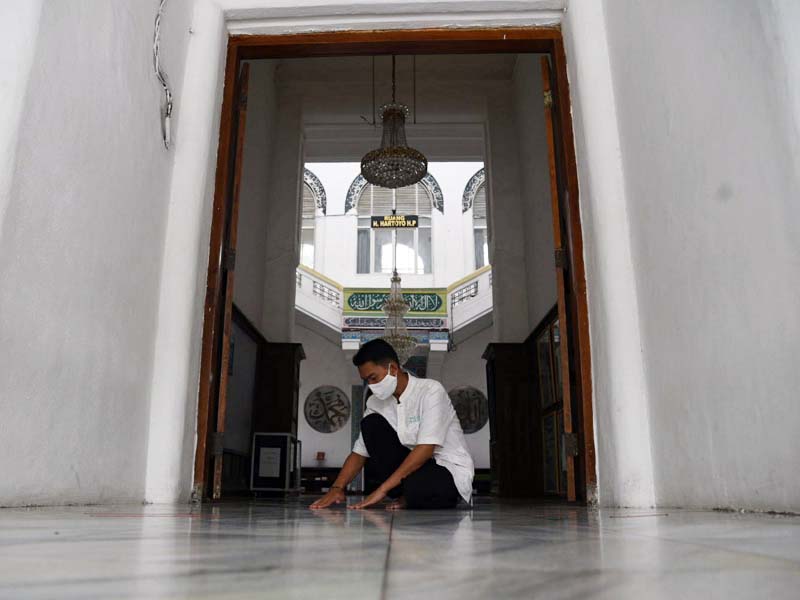 Persiapan Masjid Jelang Salat Idul Adha