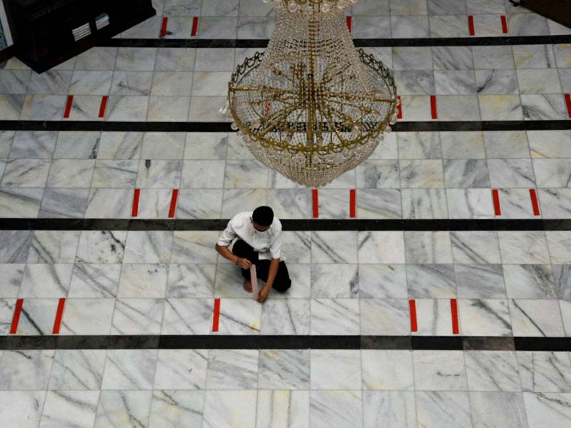 Persiapan Masjid Jelang Salat Idul Adha