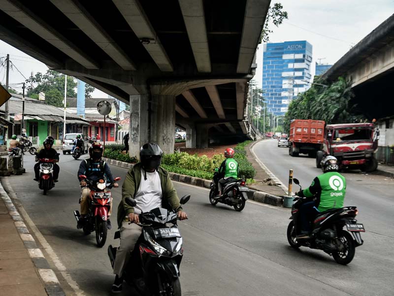 Pengendara Motor Lawan Arus