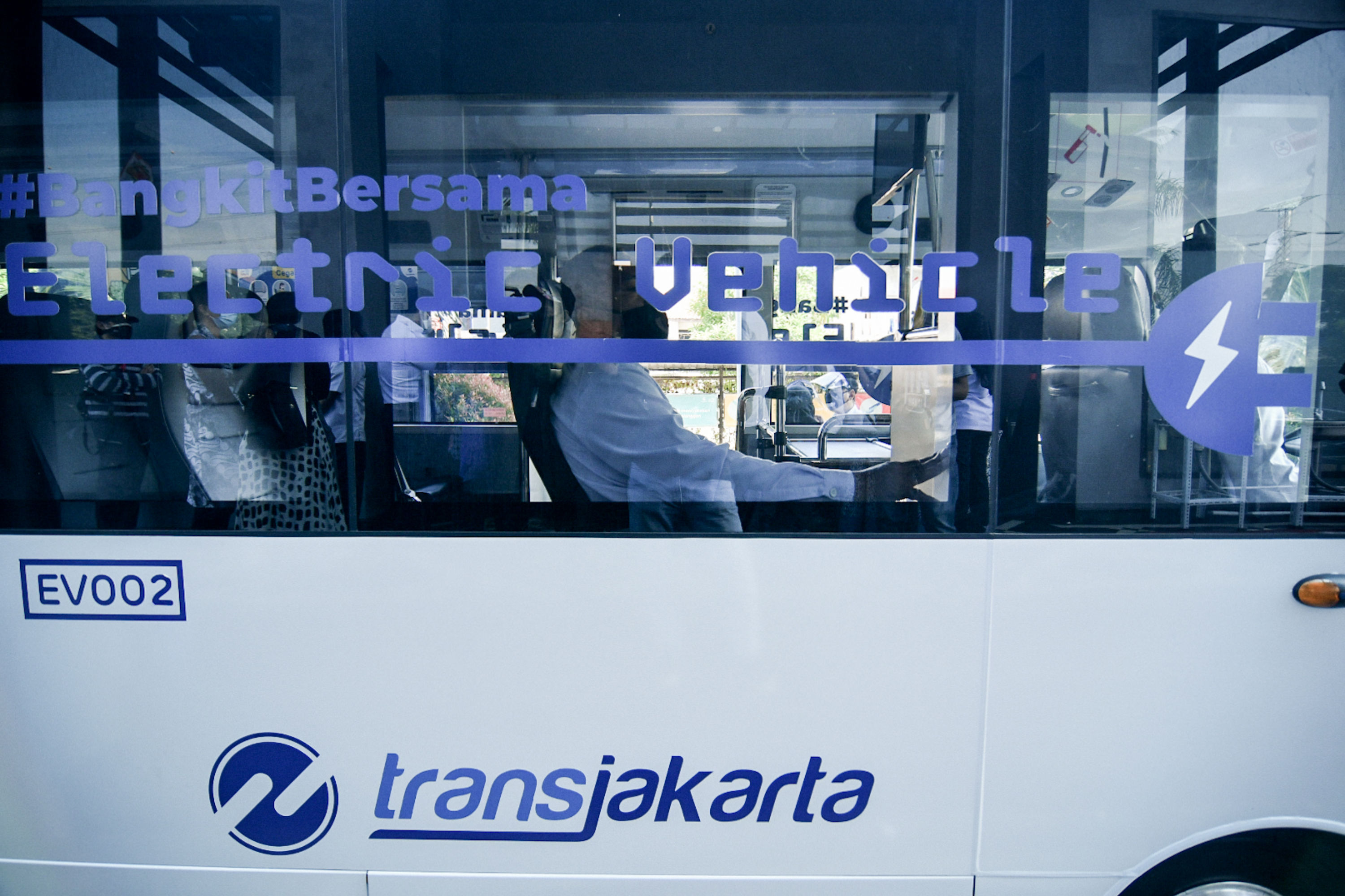  Uji Coba Bus Listrik