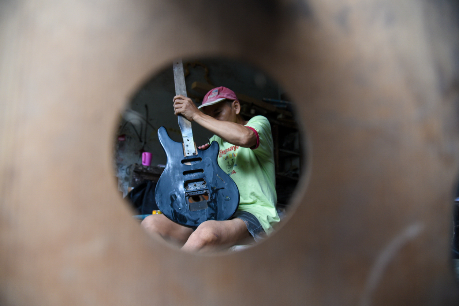 Usaha Reparasi Gitar