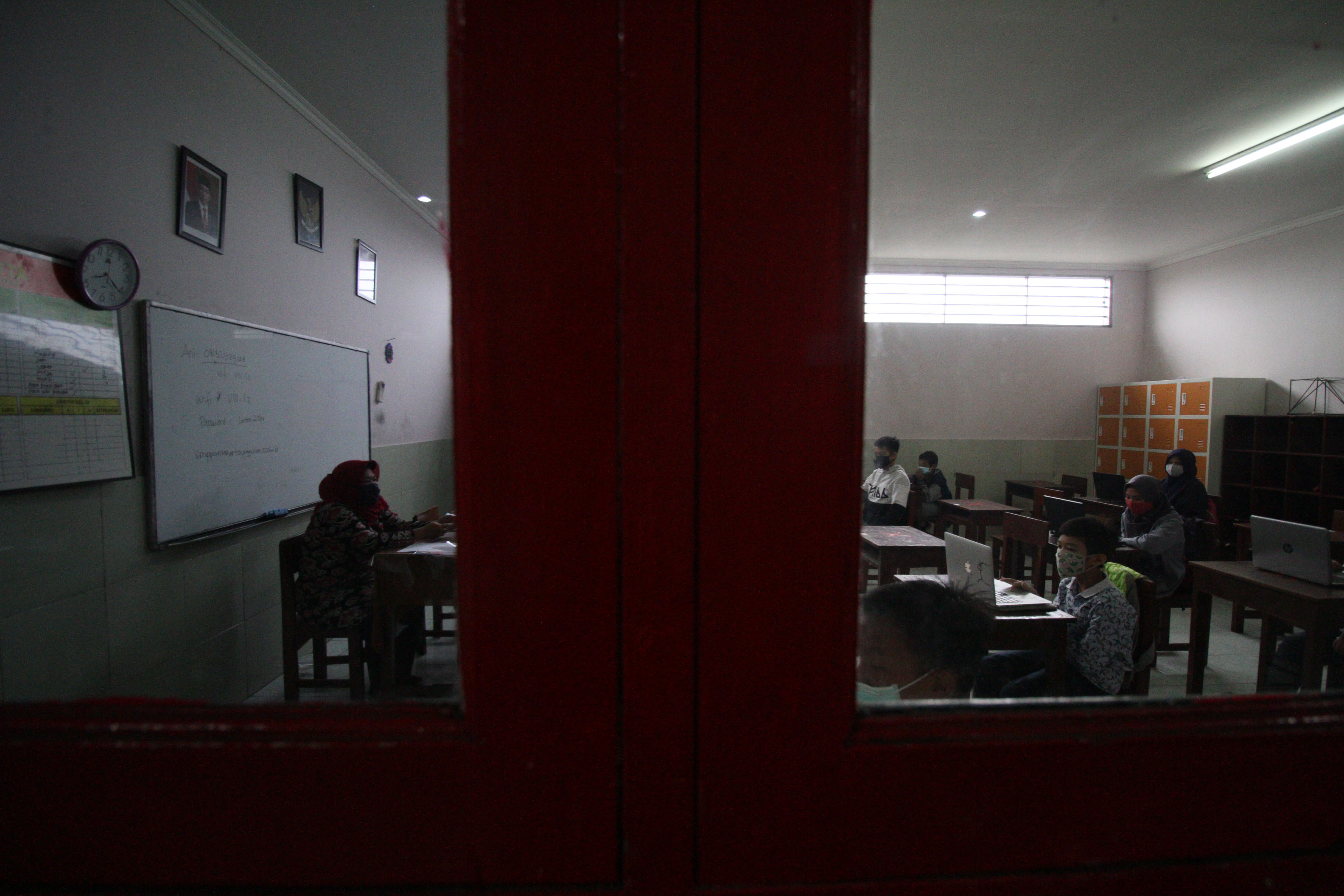 Sekolah Tatap Muka Menerapkan Protokol Kesehatan