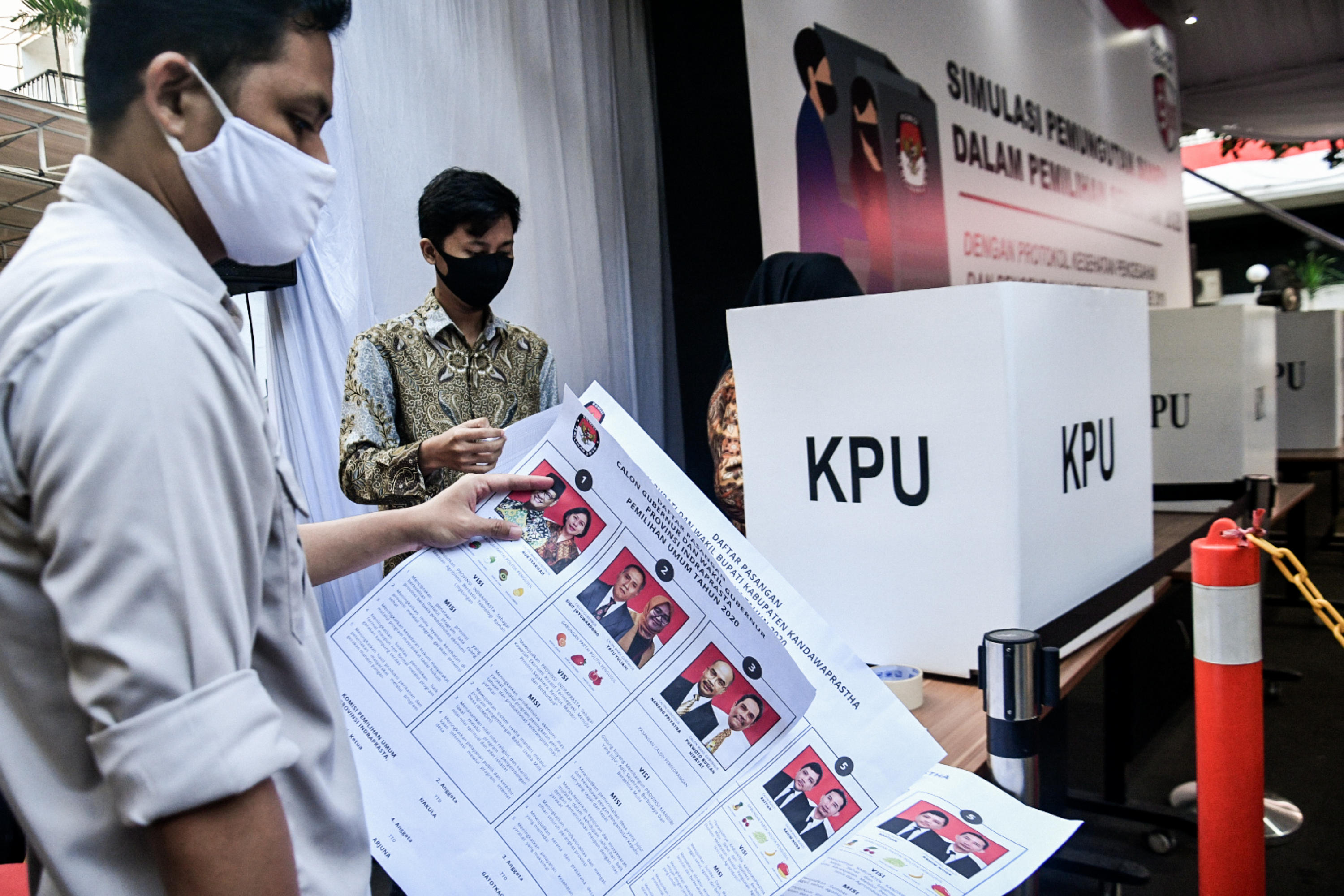 Simulasi Pemungutan Suara di TPS dengan Protokol Kesehatan