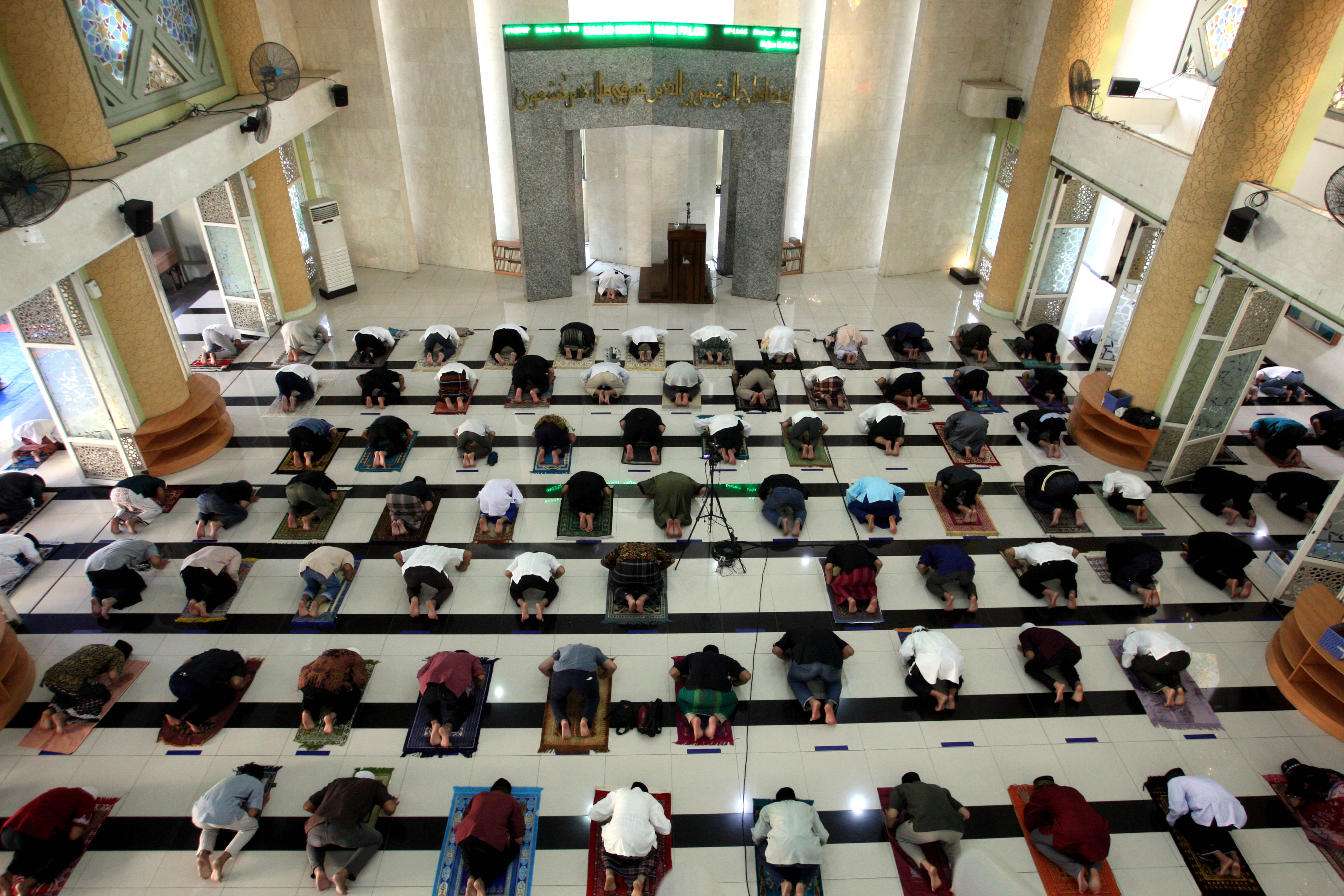 Protokol Kesehatan Salat Idul Adha di Masjid Nursiah Daud Paloh