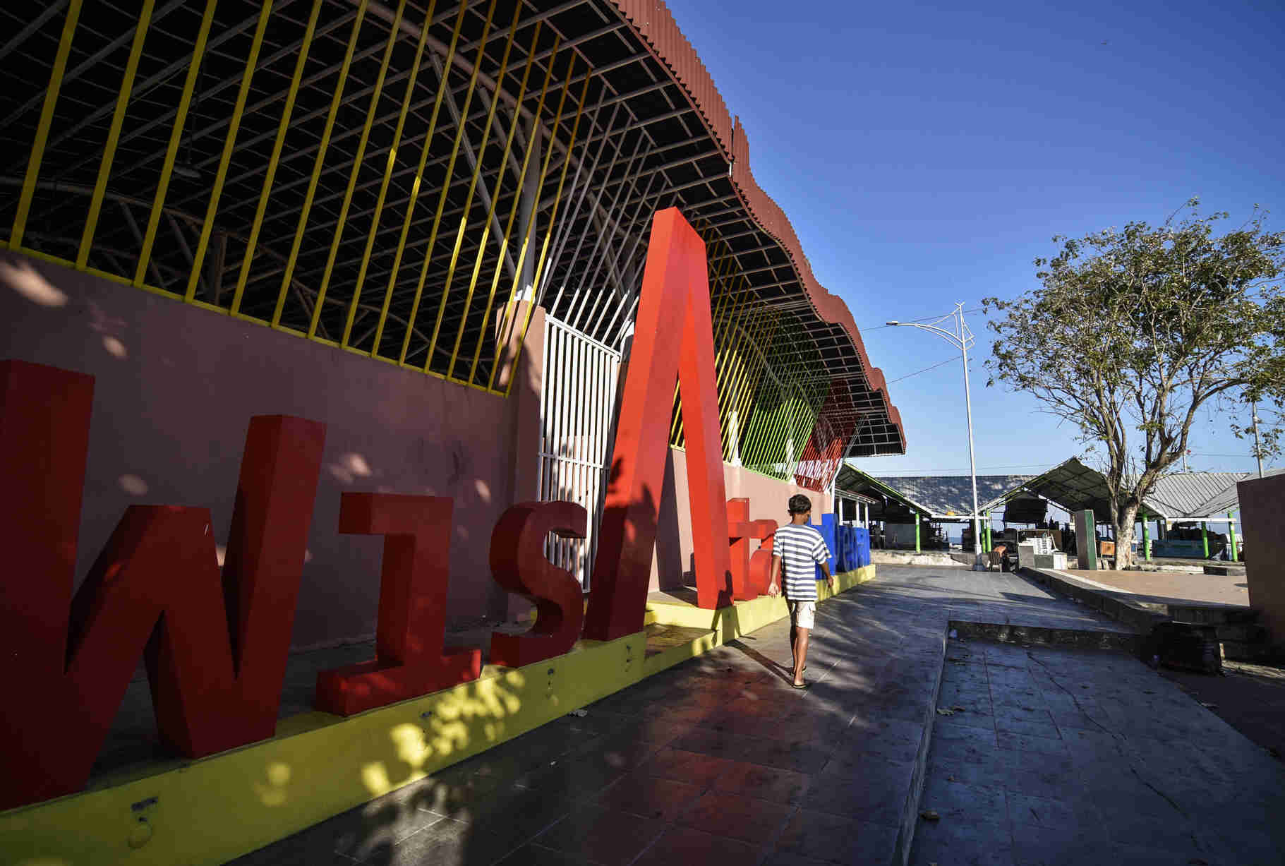 Penutupan Pantai Selingkuh Mencegah Covid-19