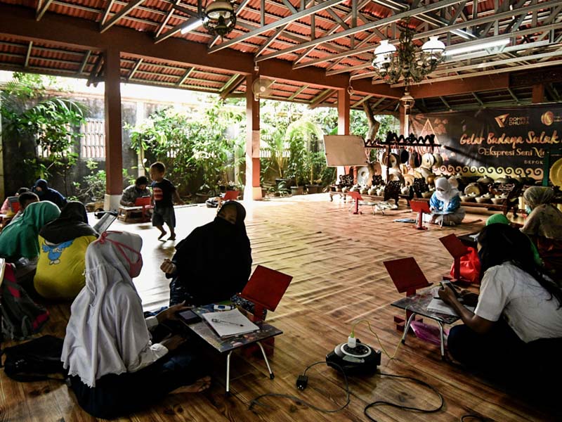 Wifi Gratis Untuk Pelajar dari Warga