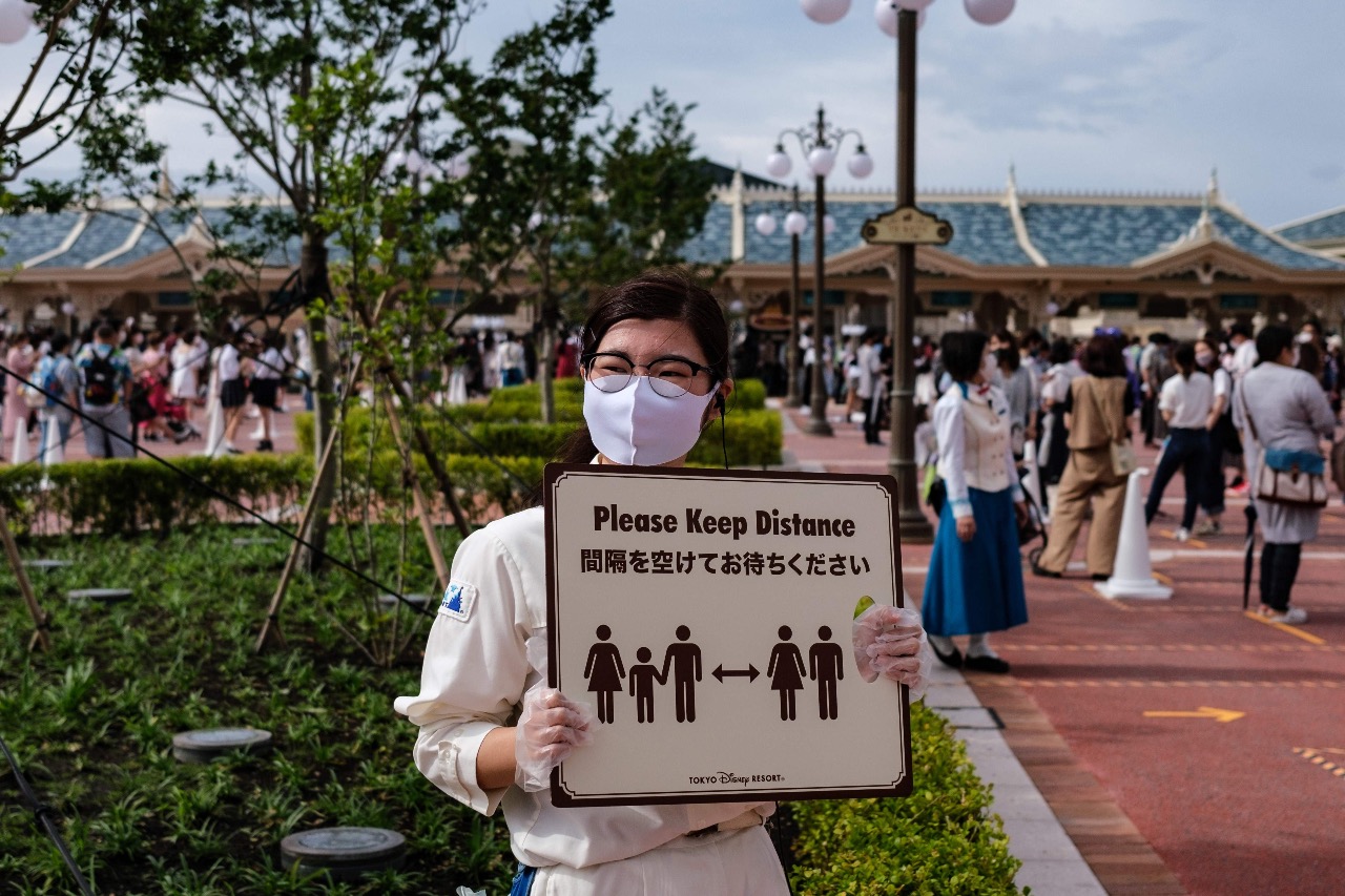 Tokyo Disneyland Di Buka Kembali