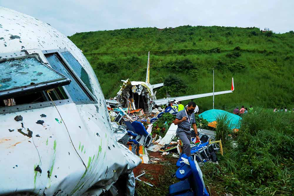 Pesawat Air India Express Tergelincir