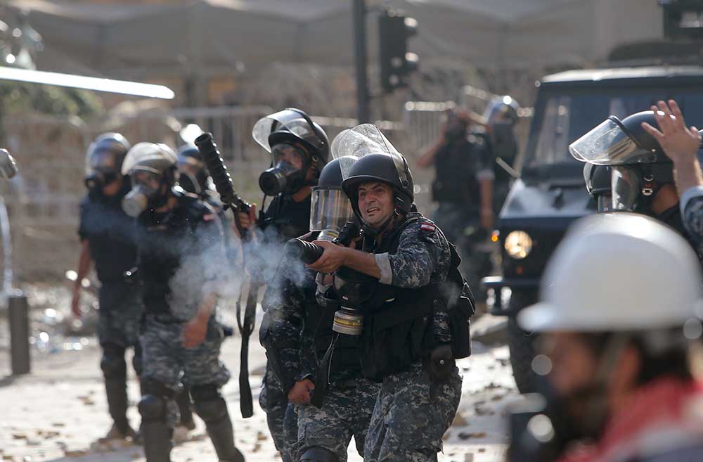 Aksi Unjuk Rasa di Beirut Berujung Ricuh