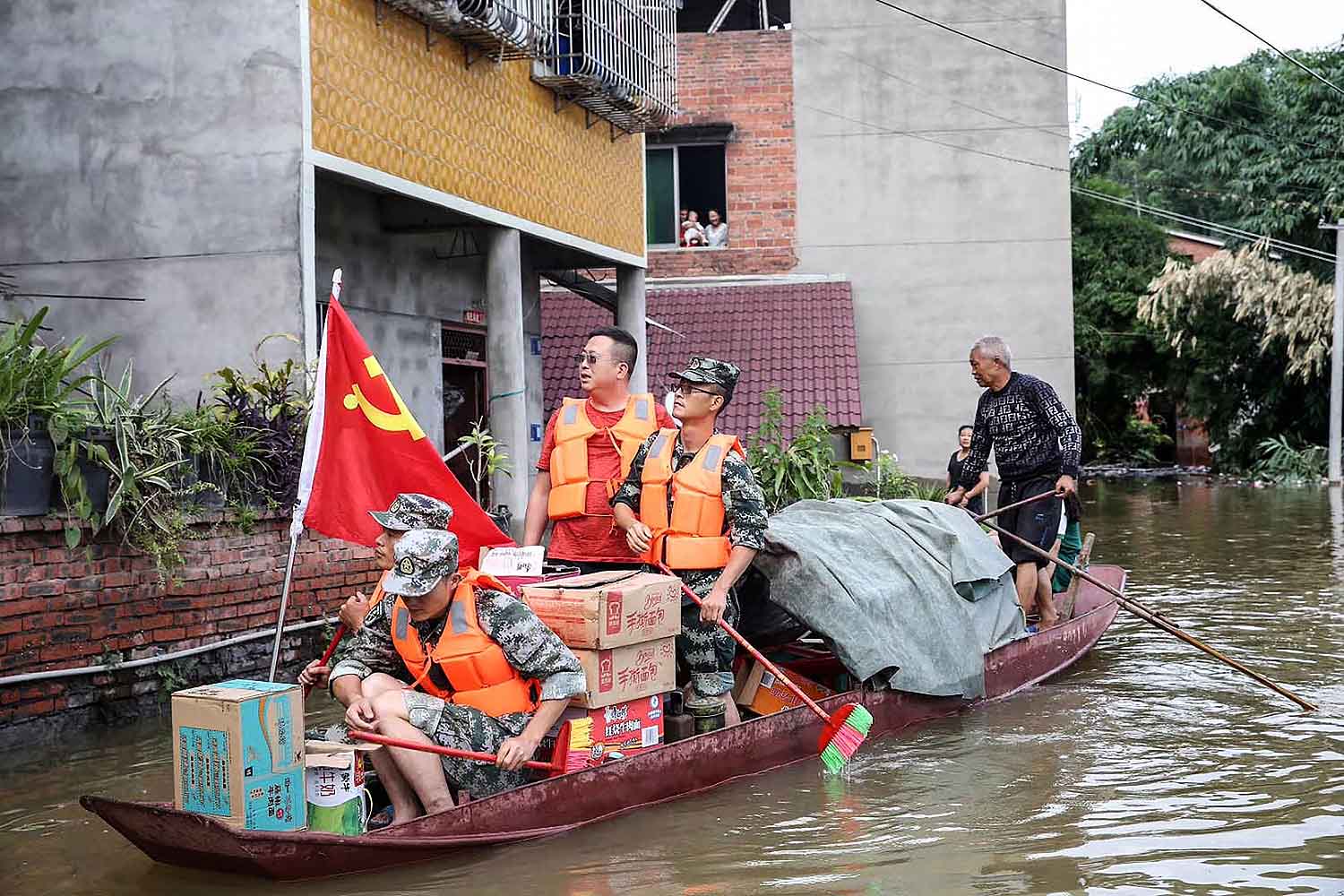 100 Ribu Orang Dievakuasi karena Banjir di Tiongkok