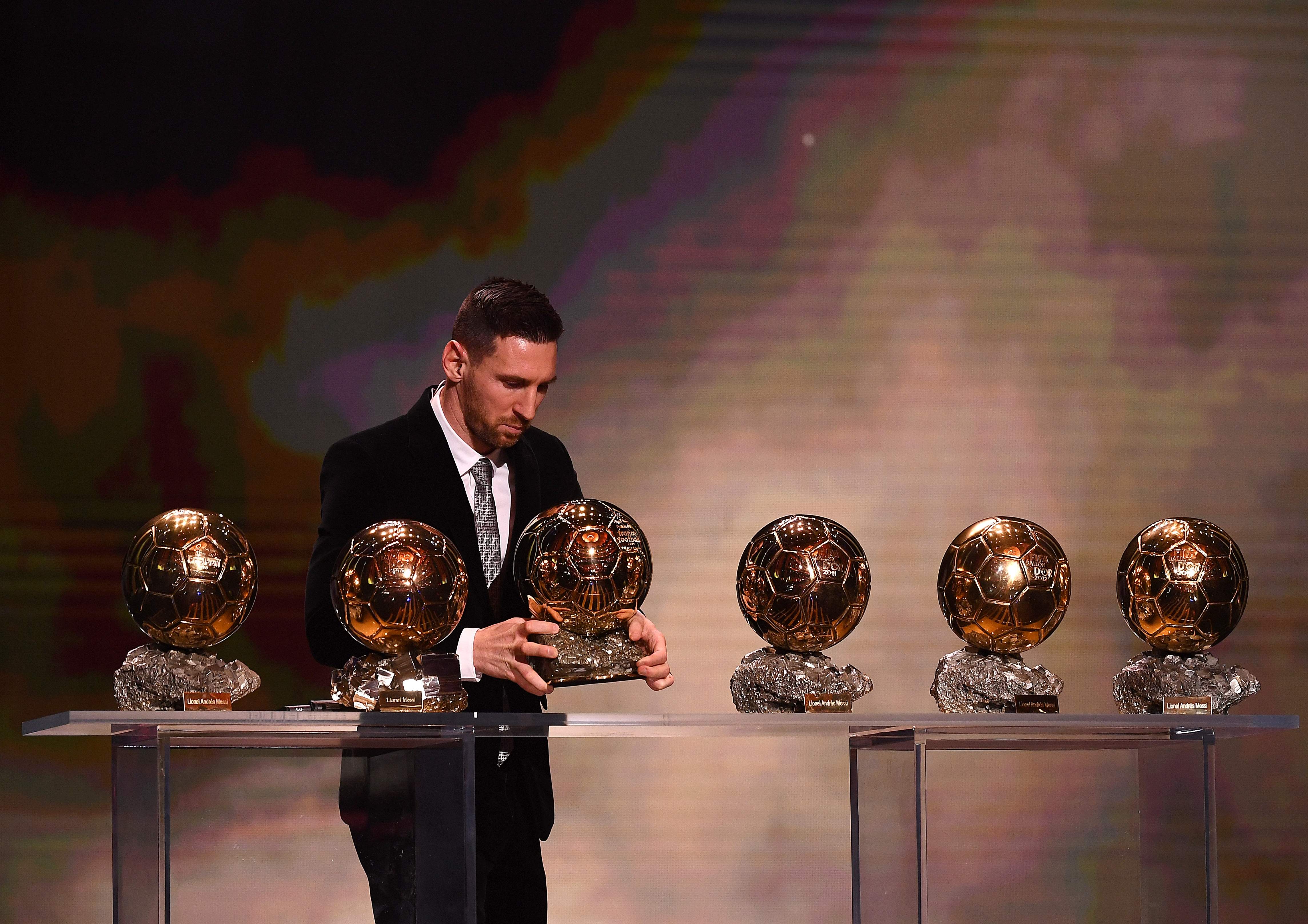 Menunggu Waktu Messi Tinggalkan Barcelona