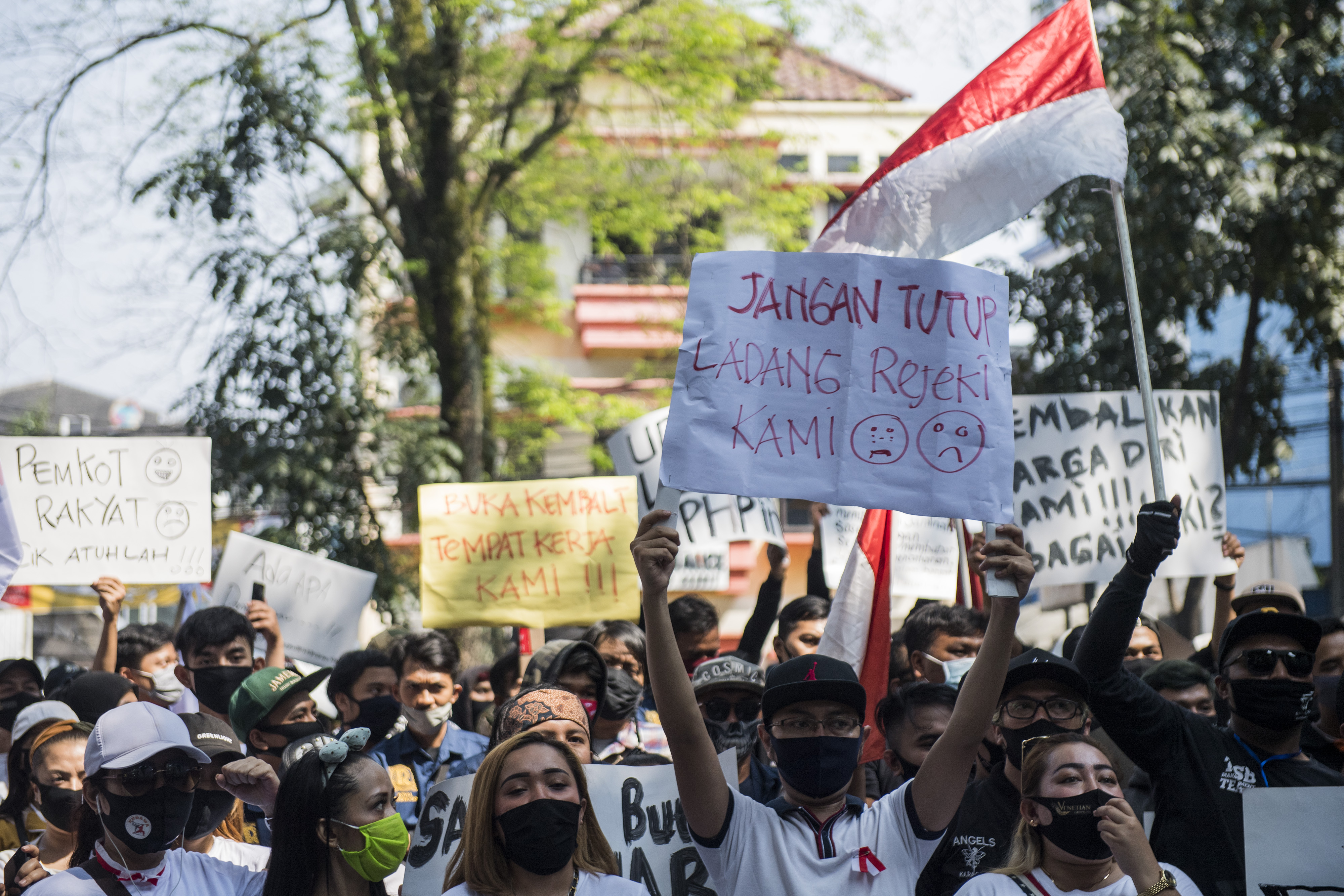 Aksi Pekerja Hiburan Malam 
