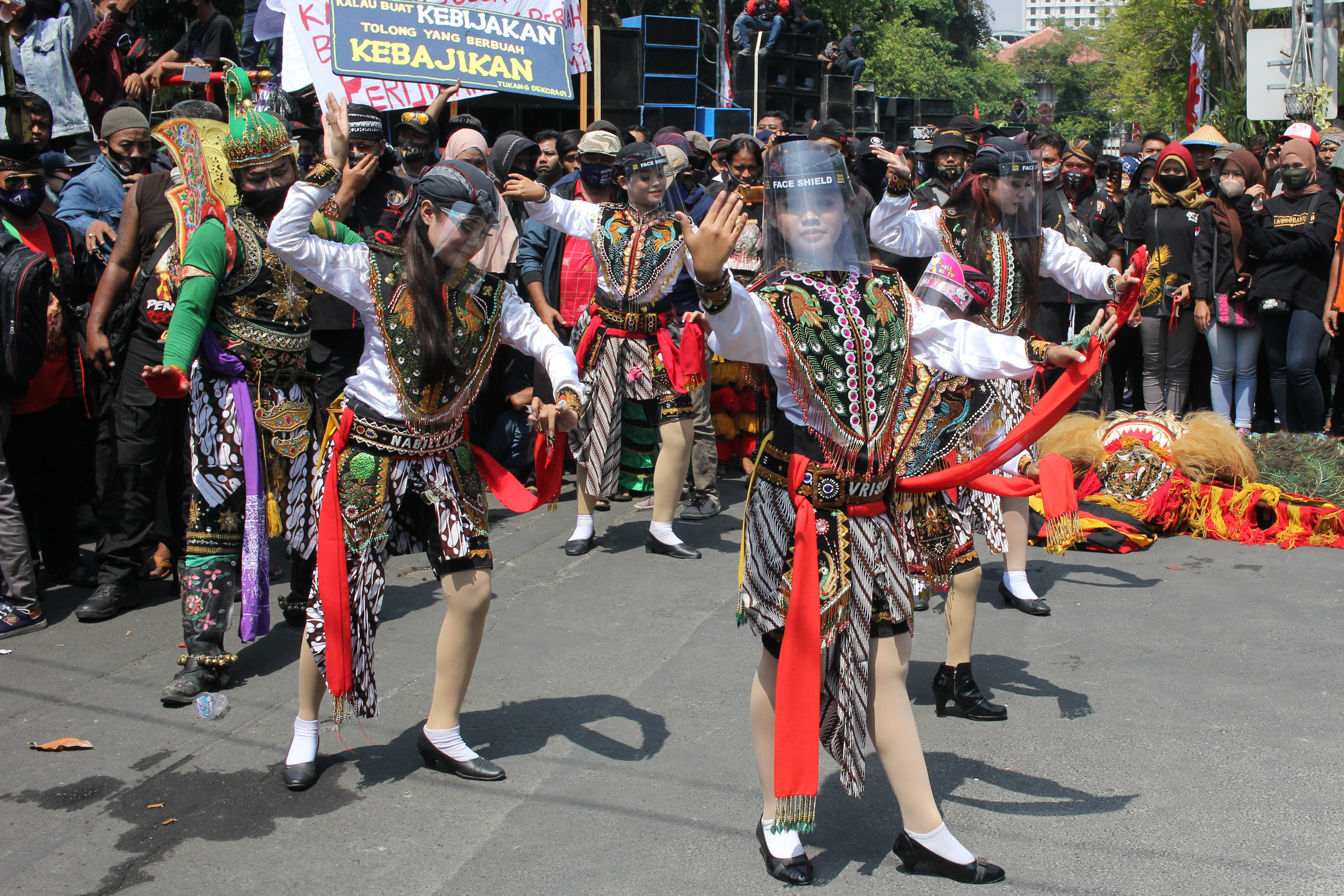 Unjuk Rasa Pekerja Seni Surabaya